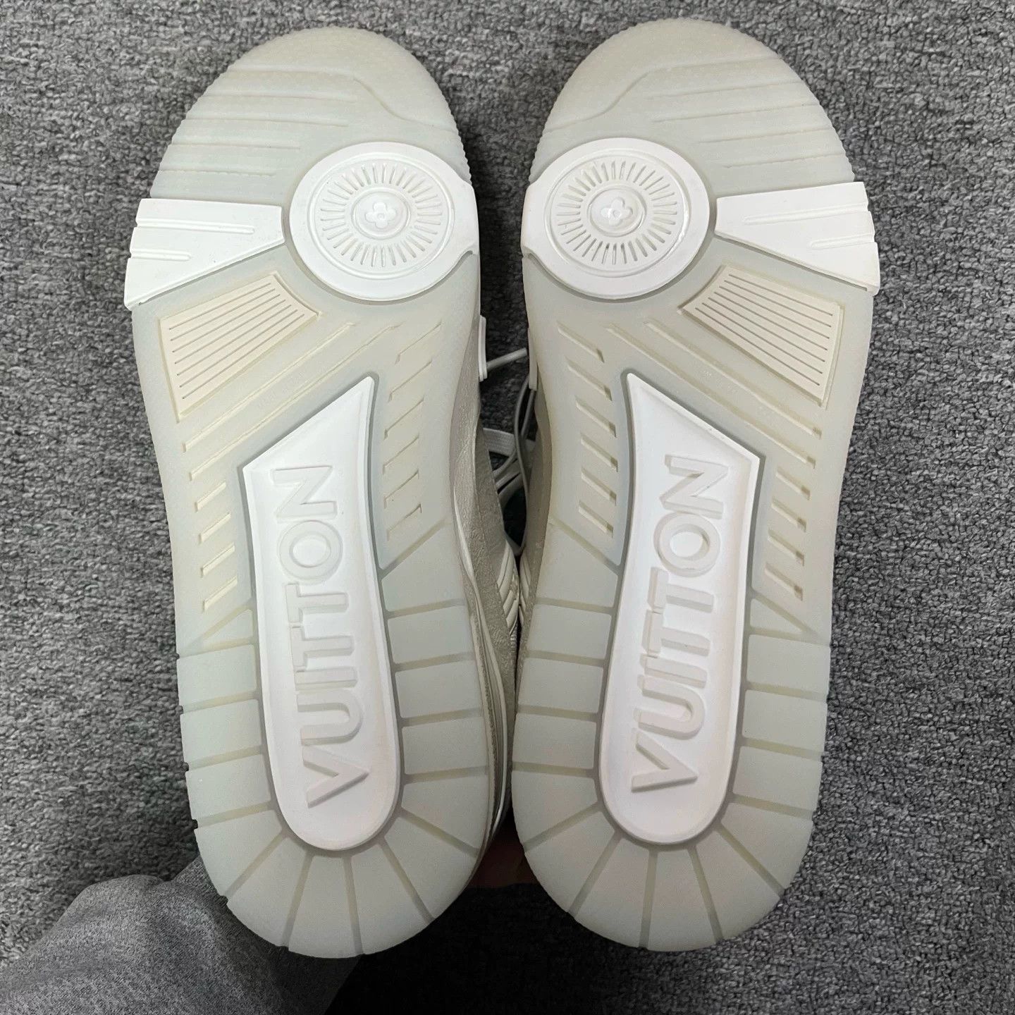 Louis Vuitton Louis Vuitton White Mesh Denim Trainer Sneakers Size 9 Size US 10 / EU 43 - 7 Thumbnail