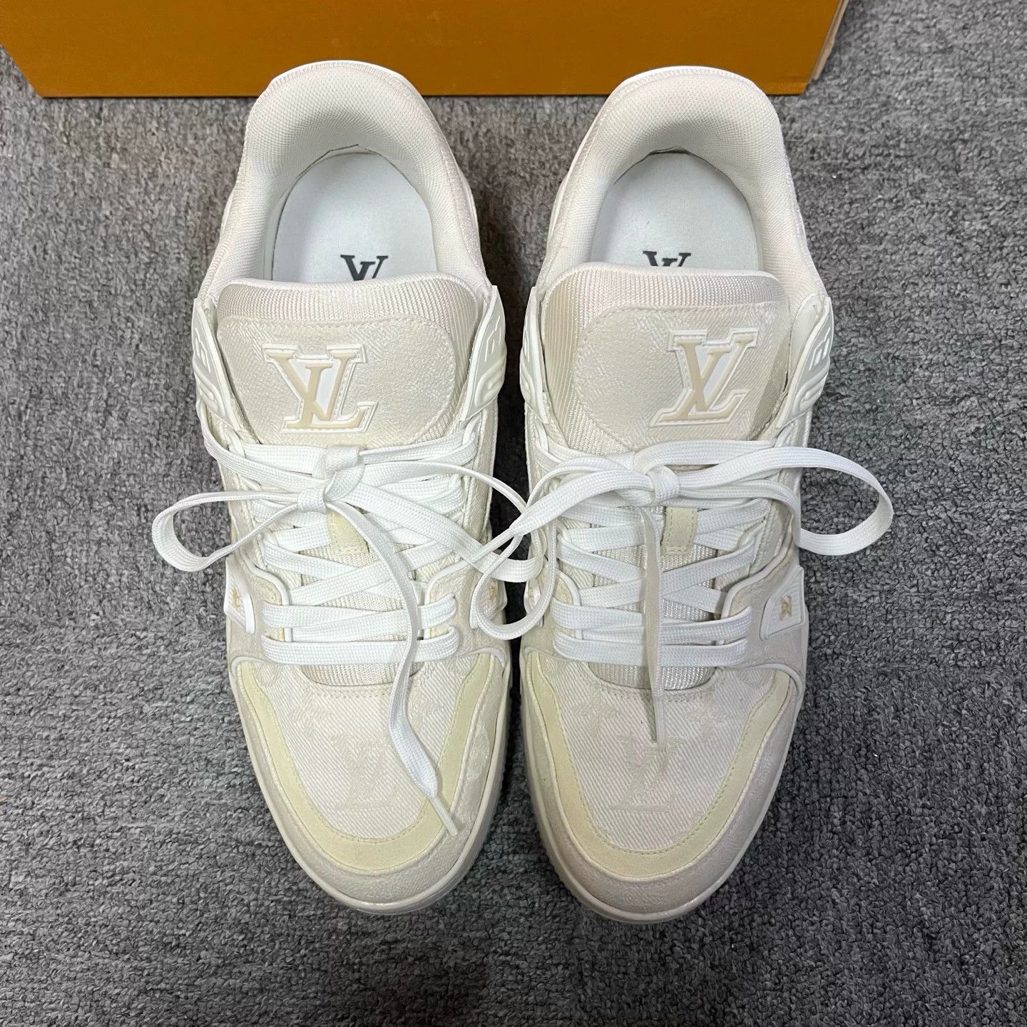 Louis Vuitton Louis Vuitton White Mesh Denim Trainer Sneakers Size 9 Size US 10 / EU 43 - 4 Thumbnail