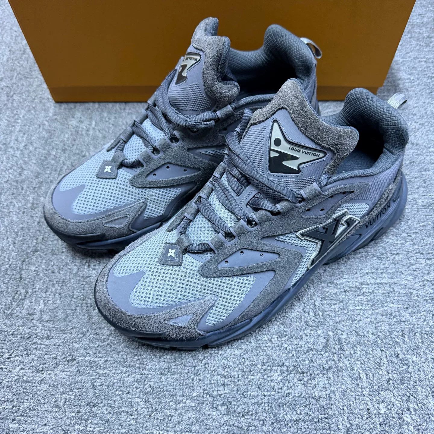 Louis Vuitton Louis Vuitton Gray Mesh Leather Sneakers Size 7.5 Size US 8.5 / EU 41-42 - 3 Thumbnail