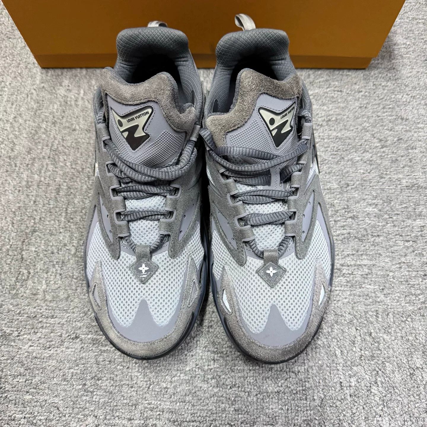 Louis Vuitton Louis Vuitton Gray Mesh Leather Sneakers Size 7.5 Size US 8.5 / EU 41-42 - 4 Thumbnail