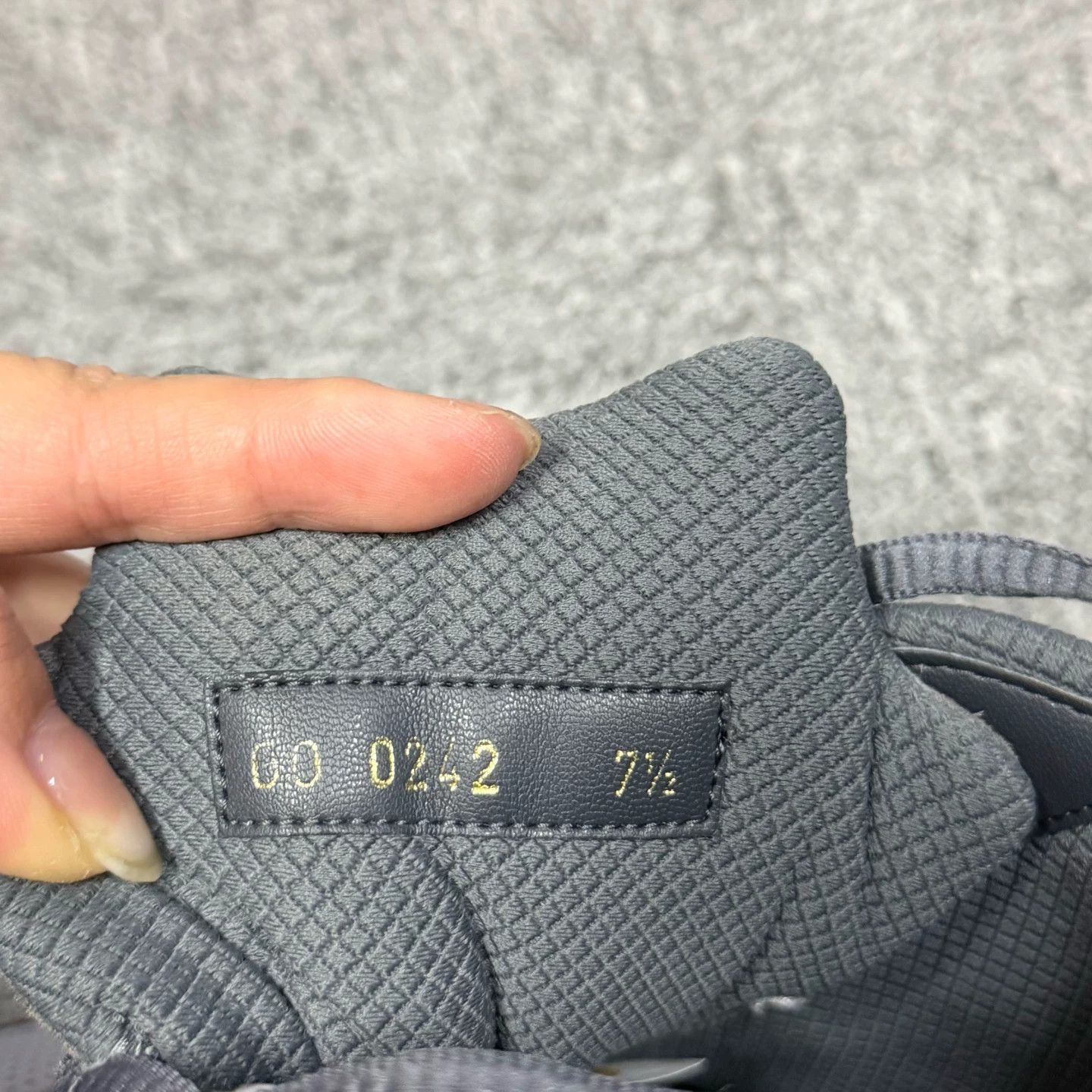 Louis Vuitton Louis Vuitton Gray Mesh Leather Sneakers Size 7.5 Size US 8.5 / EU 41-42 - 7 Thumbnail