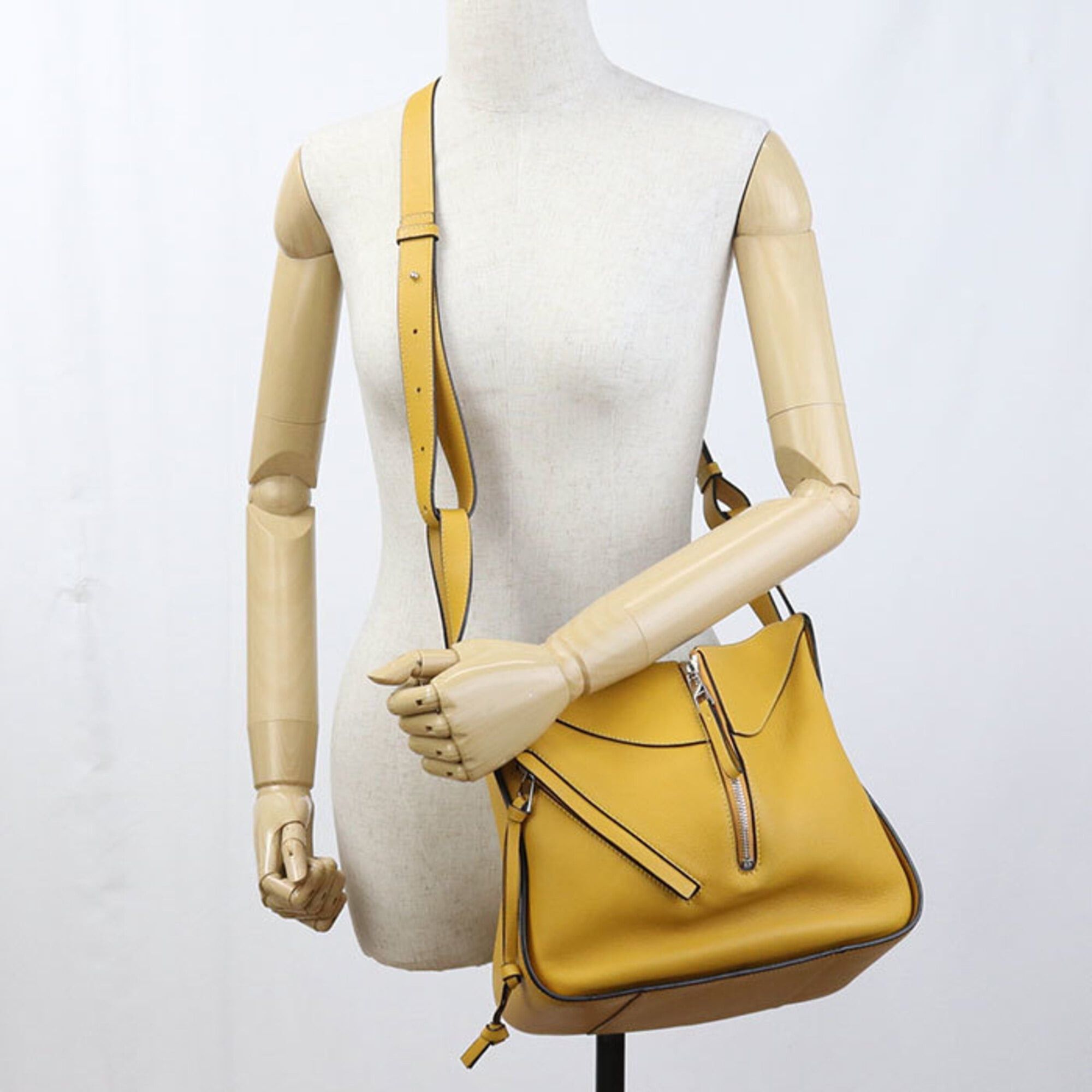 Loewe LOEWE Hammock 2-Way Handbag for Women, Yellow Size ONE SIZE - 9 Thumbnail