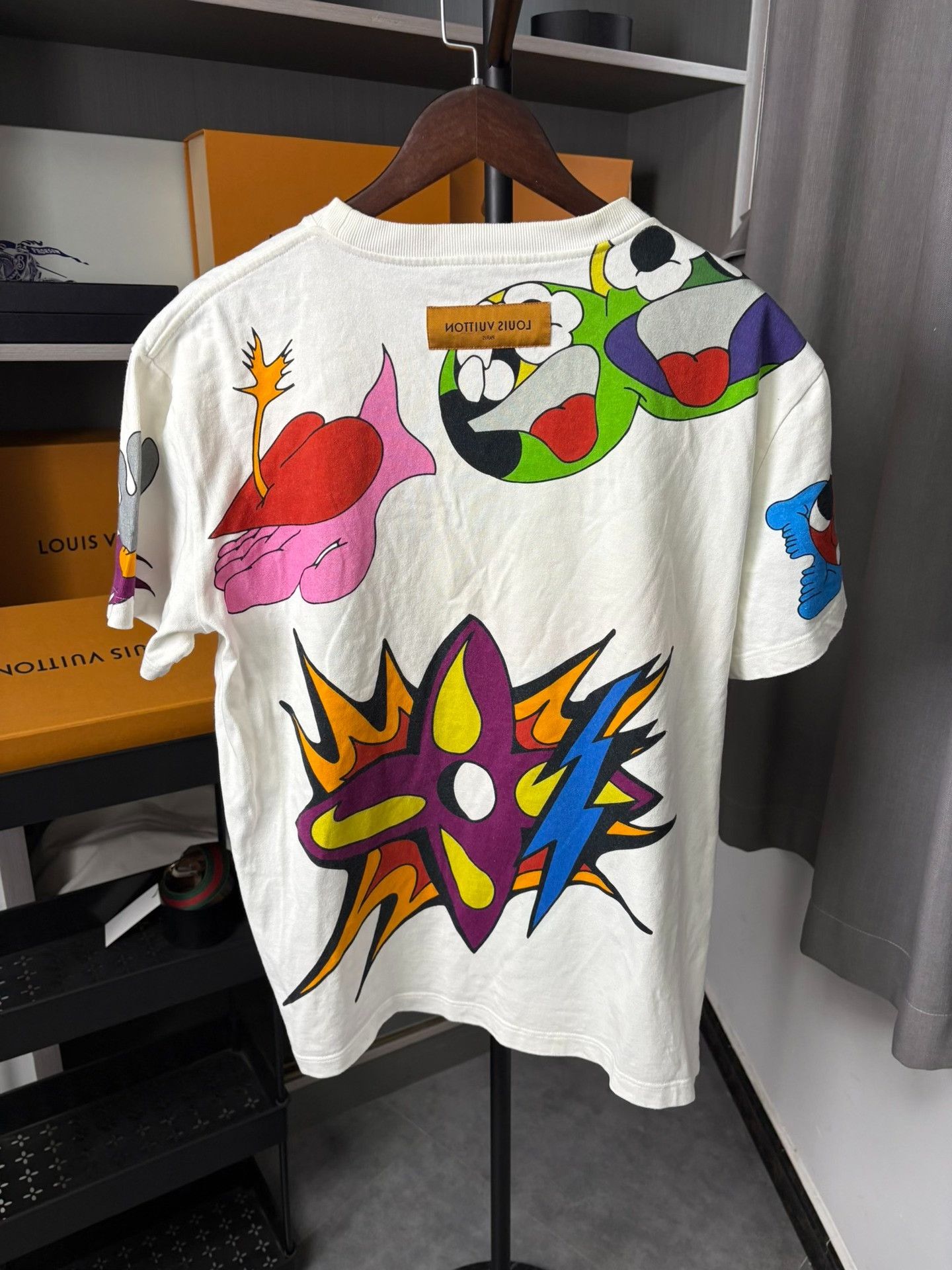 Louis Vuitton Louis Vuitton Cartoon Hotel Print T-Shirt L Size US L / EU 52-54 / 3 - 5 Thumbnail