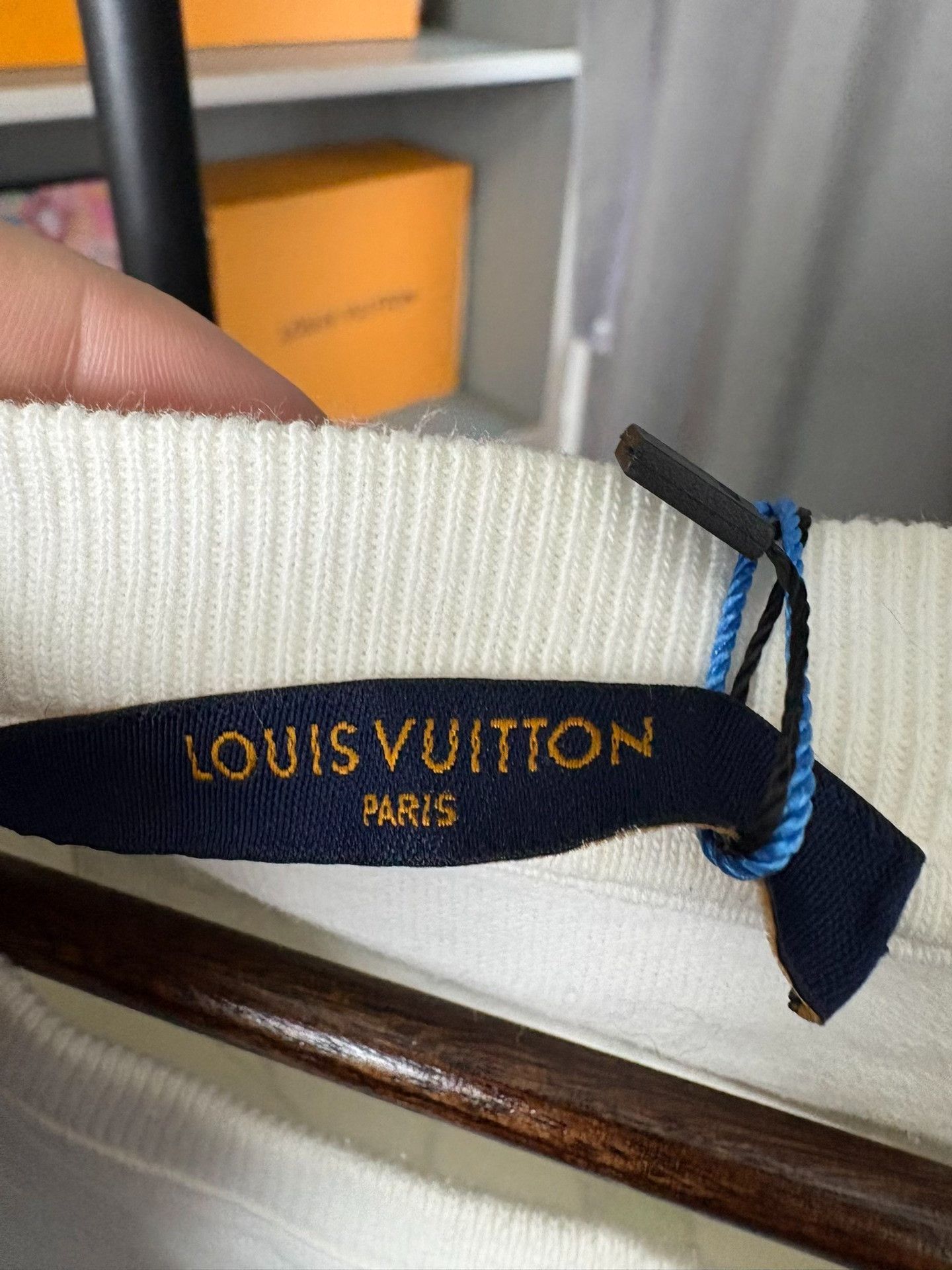 Louis Vuitton Louis Vuitton Cartoon Hotel Print T-Shirt L Size US L / EU 52-54 / 3 - 3 Thumbnail
