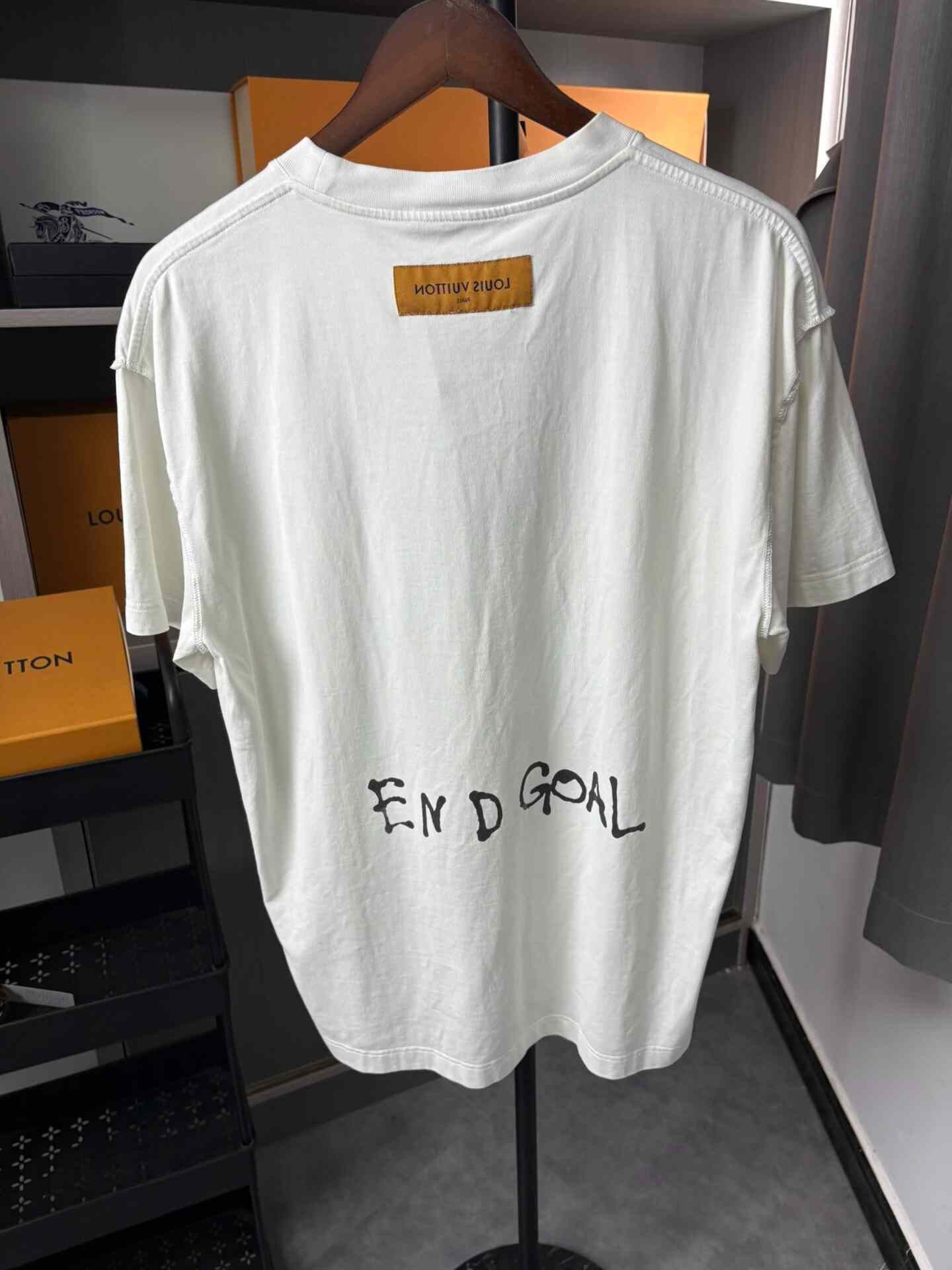 Louis Vuitton Louis Vuitton Portrait Print Graphic T-Shirt M Size US M / EU 48-50 / 2 - 5 Thumbnail