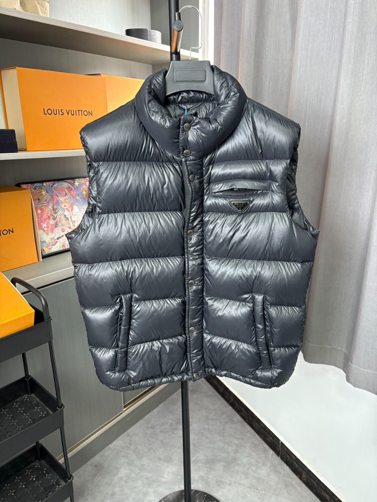 Prada Prada Triangle Logo Down Puffer Vest Size 48 Size US M / EU 48-50 / 2 - 2 Thumbnail
