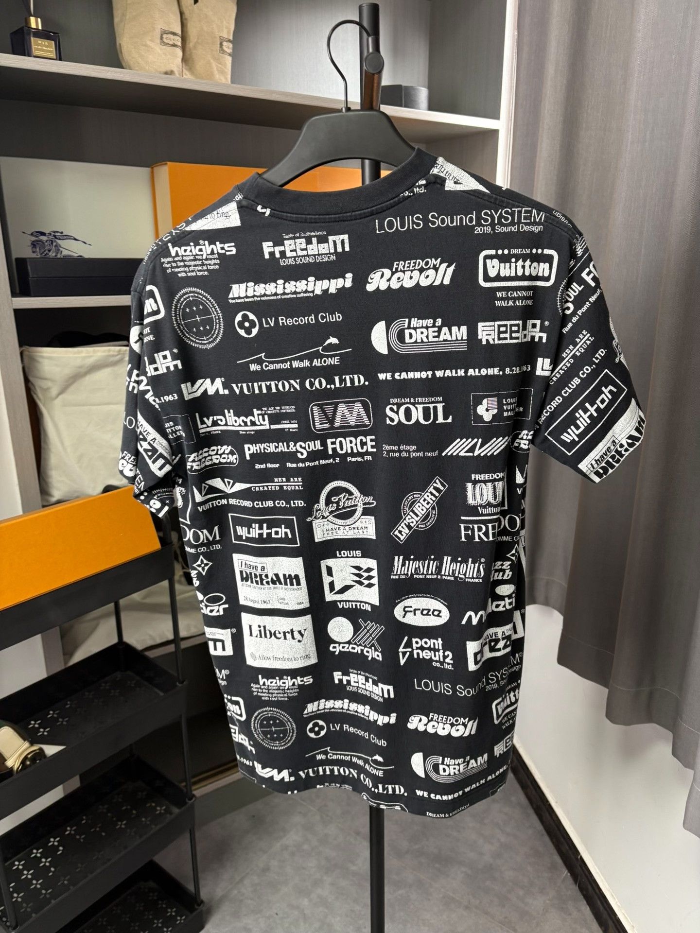Louis Vuitton Louis Vuitton All-Over Print T-Shirt S Size US S / EU 44-46 / 1 - 6 Thumbnail