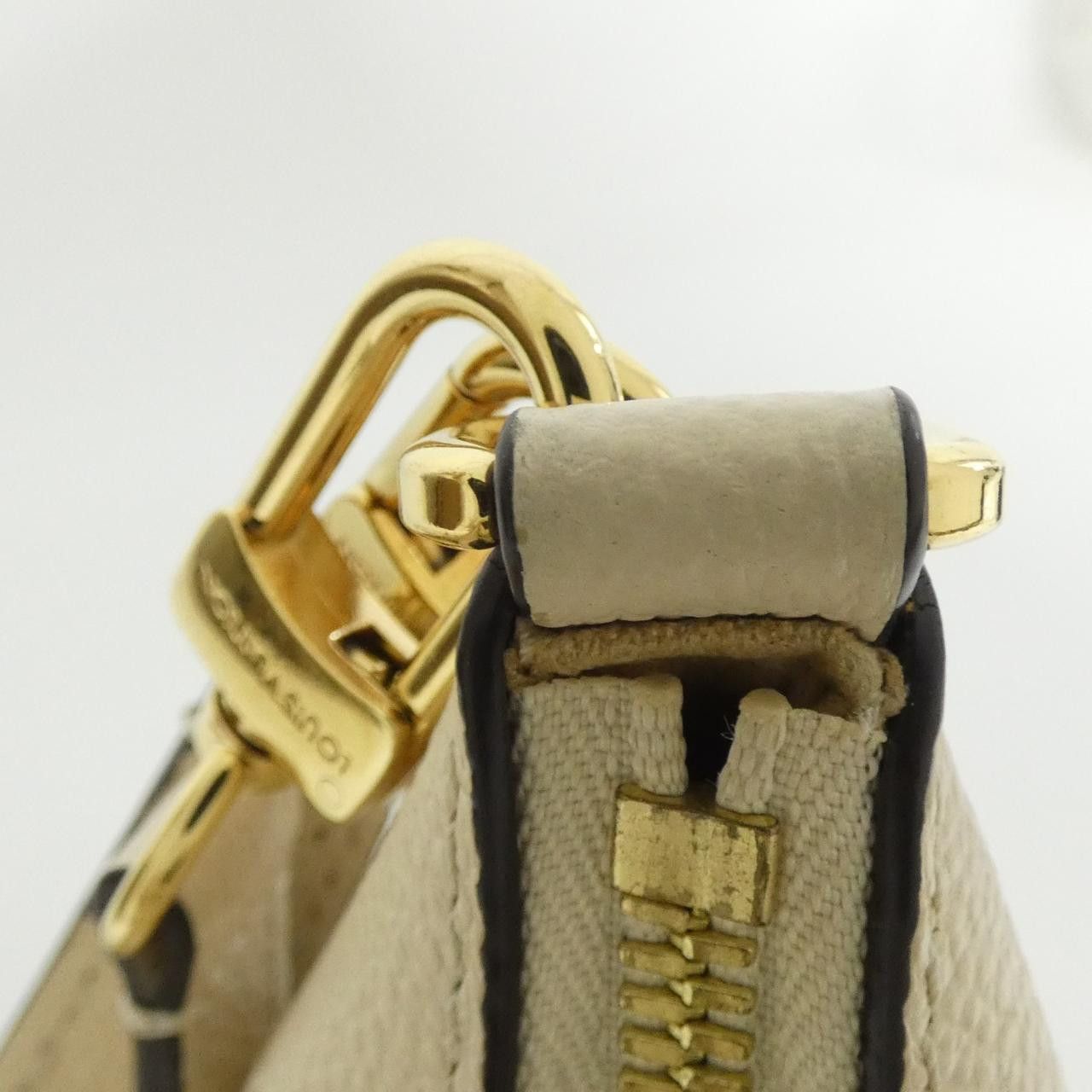 Louis Vuitton Louis Vuitton Louis Vuitton Monogram Empreinte Shoulder Bag Leather Shoulder Bag M46099 DUTY FREE for USA Size ONE SIZE - 4 Thumbnail