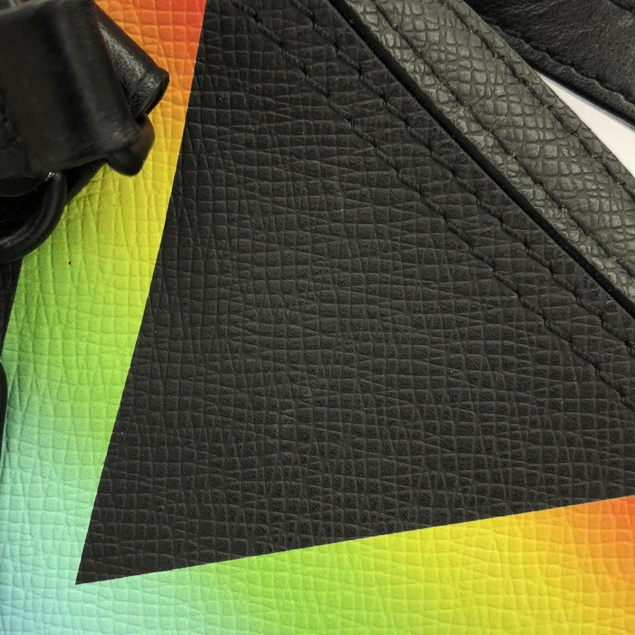 Louis Vuitton Louis Vuitton Louis Vuitton Taiga Danube Messenger Shoulder Bag Leather Crossbody Bag M30332 DUTY FREE for USA Size ONE SIZE - 4 Thumbnail