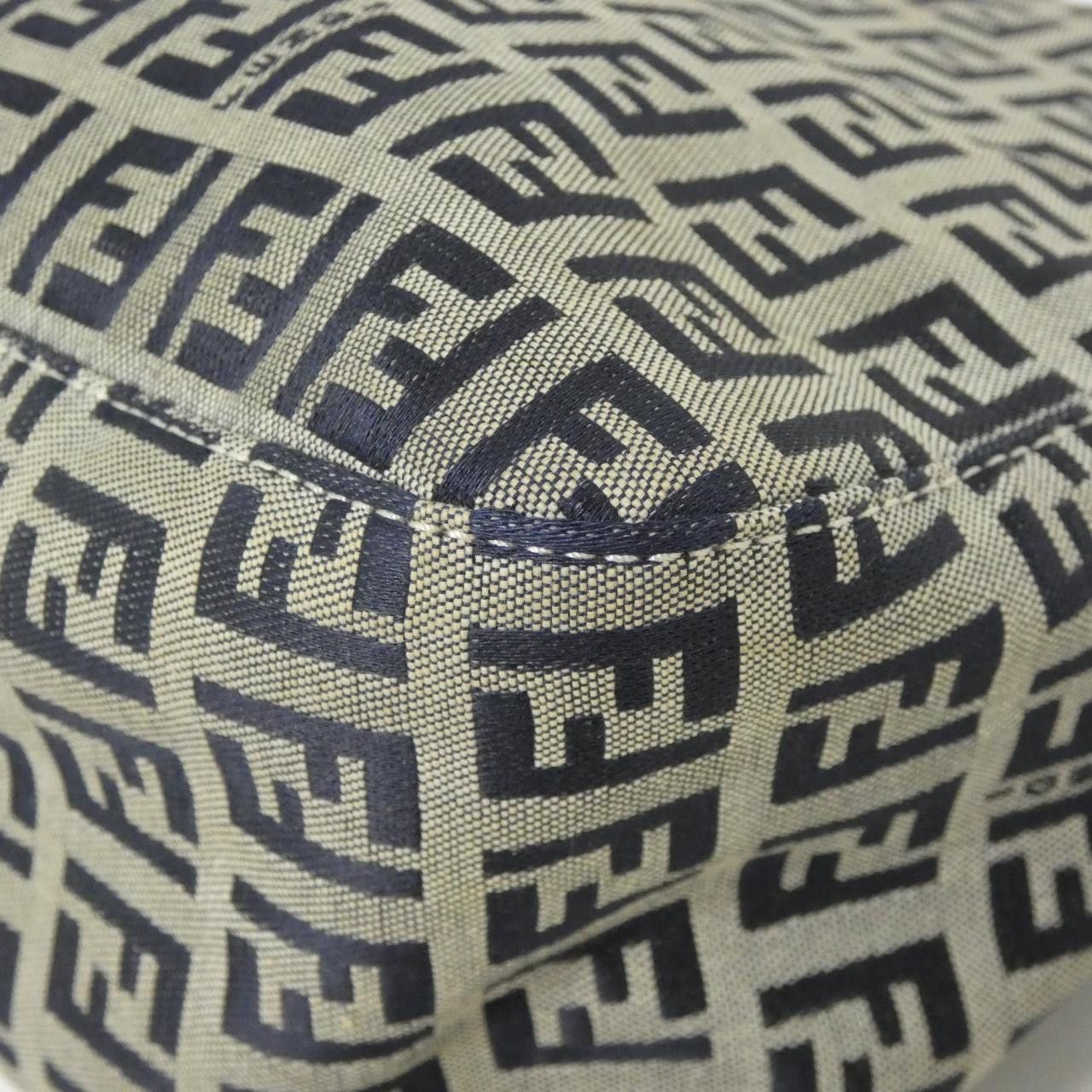 Fendi Fendi Fendi Canvas Shoulder Bag Textile Shoulder Bag 26566 DUTY FREE for USA Size ONE SIZE - 3 Thumbnail