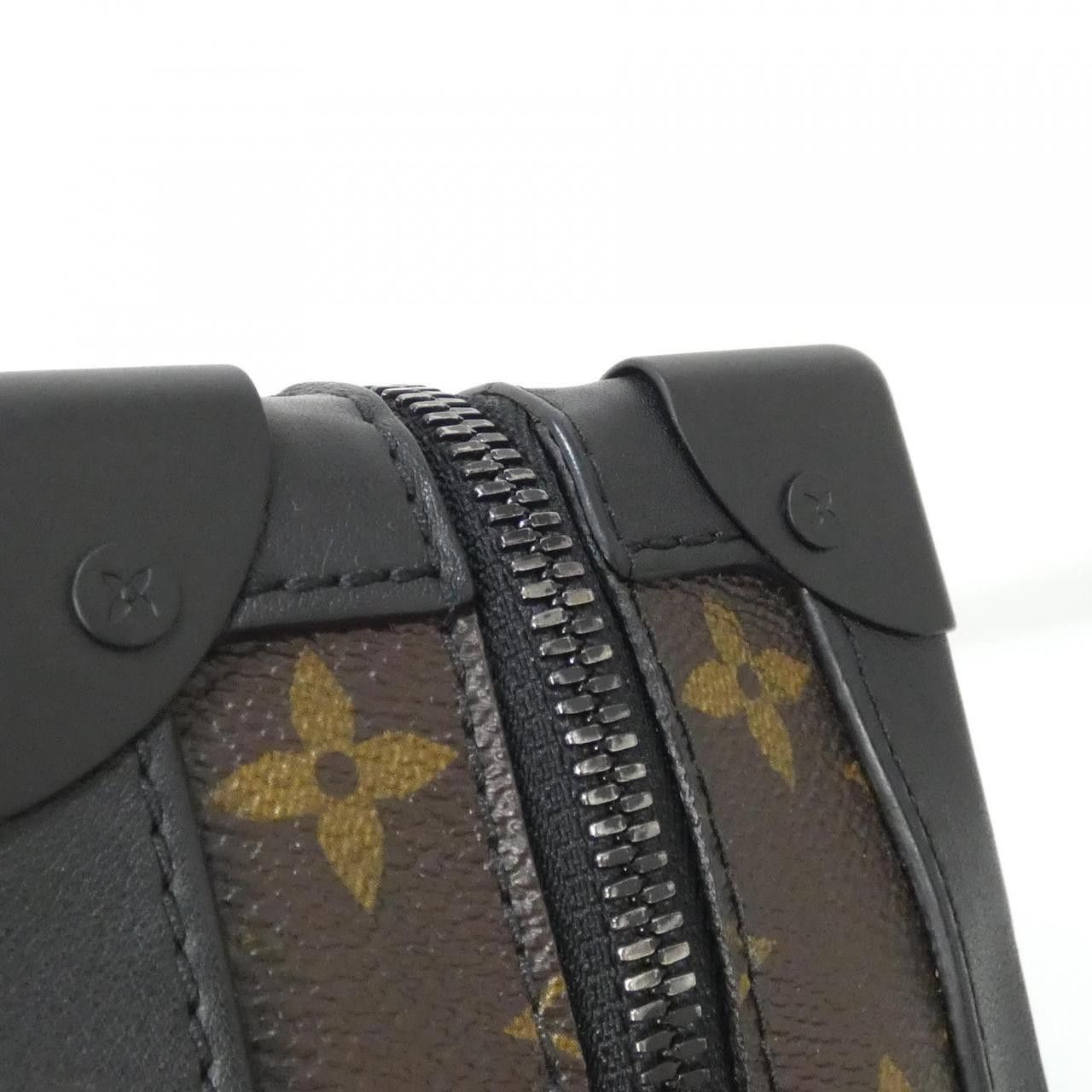 Louis Vuitton Louis Vuitton Louis Vuitton Monogram Solar Powered Ray Soft Trunk Shoulder Bag Textile Shoulder Bag M44478 DUTY FREE for USA Size ONE SIZE - 4 Thumbnail