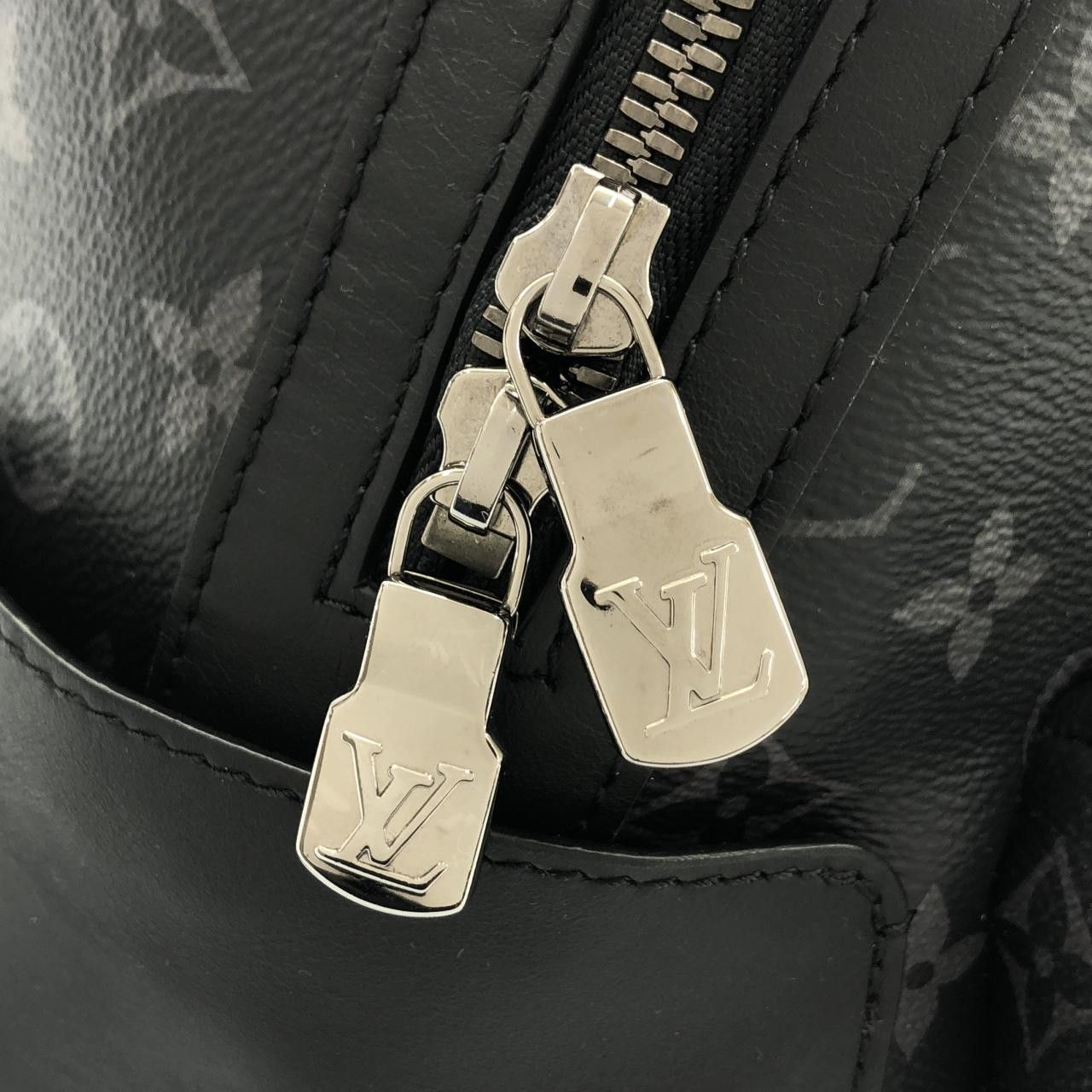 Louis Vuitton Louis Vuitton Louis Vuitton Discovery Monogram Eclipse Backpack Textile Backpack M22558 DUTY FREE for USA Size ONE SIZE - 7 Thumbnail