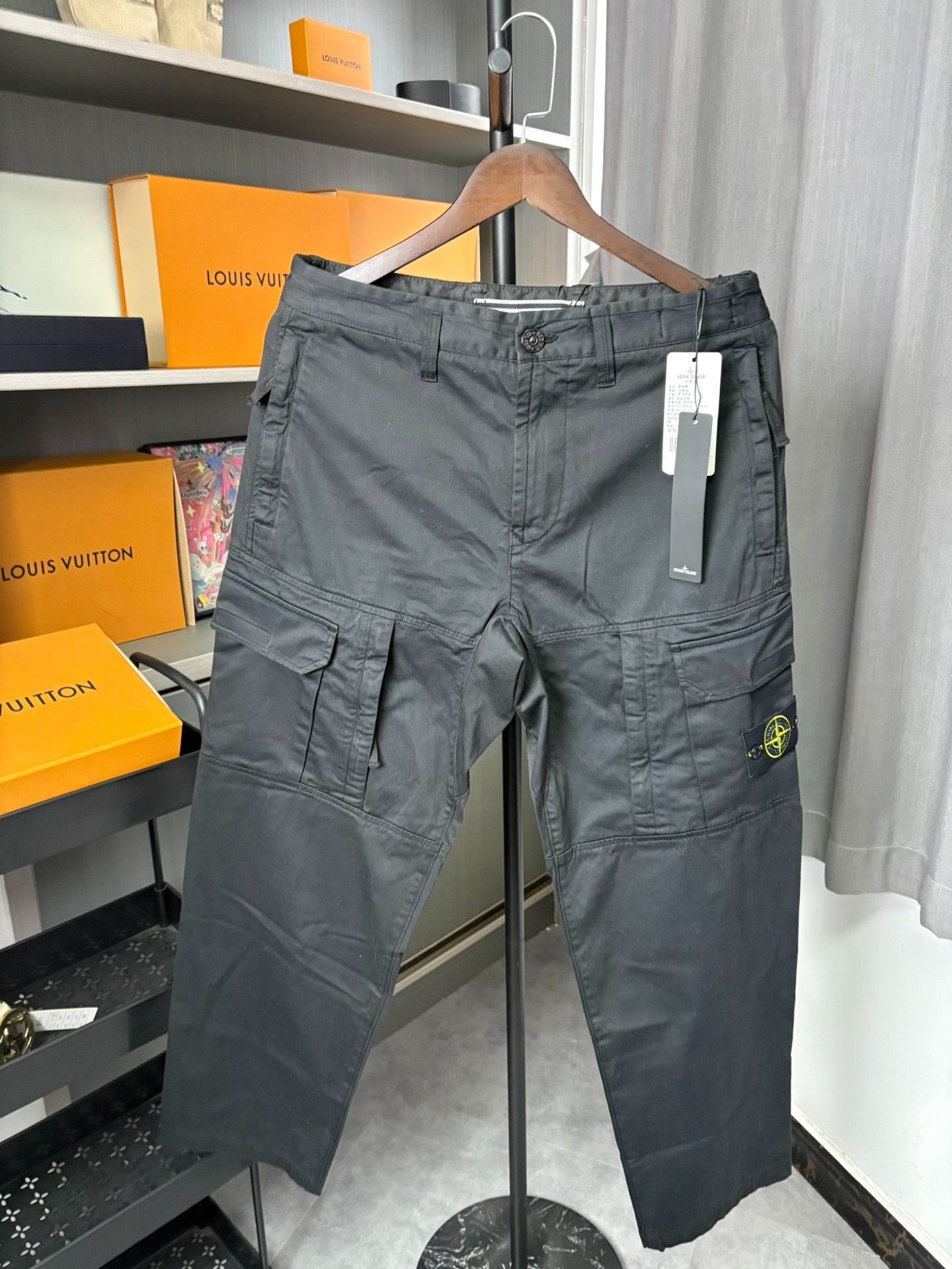 Stone Island Stone Island Black Compass Patch Cargo Pants W29 Size US 29 - 2 Thumbnail