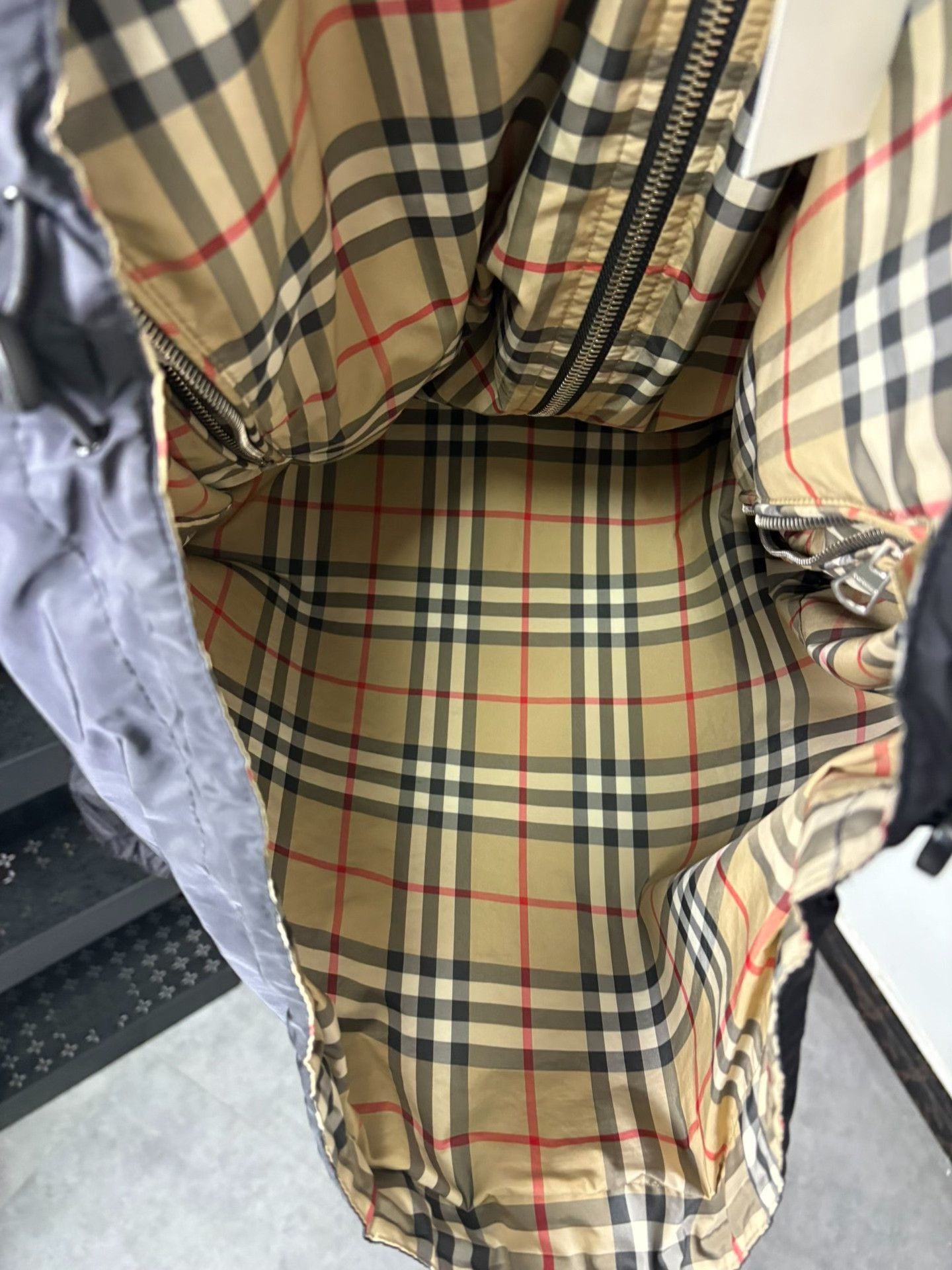 Burberry Burberry Reversible Check Hooded Jacket Size L Size US L / EU 52-54 / 3 - 6 Thumbnail