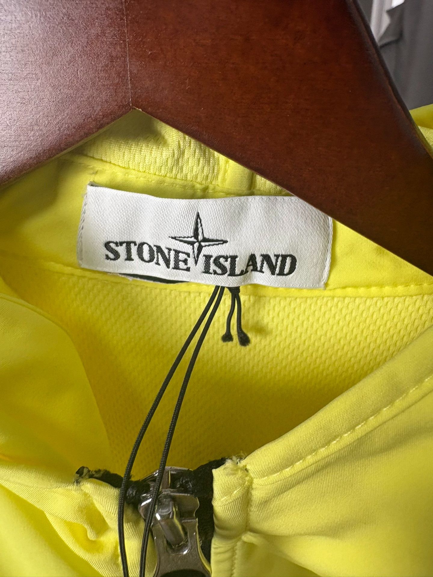 Stone Island Stone Island Neon Soft Shell-R Jacket Size S Size US S / EU 44-46 / 1 - 4 Thumbnail