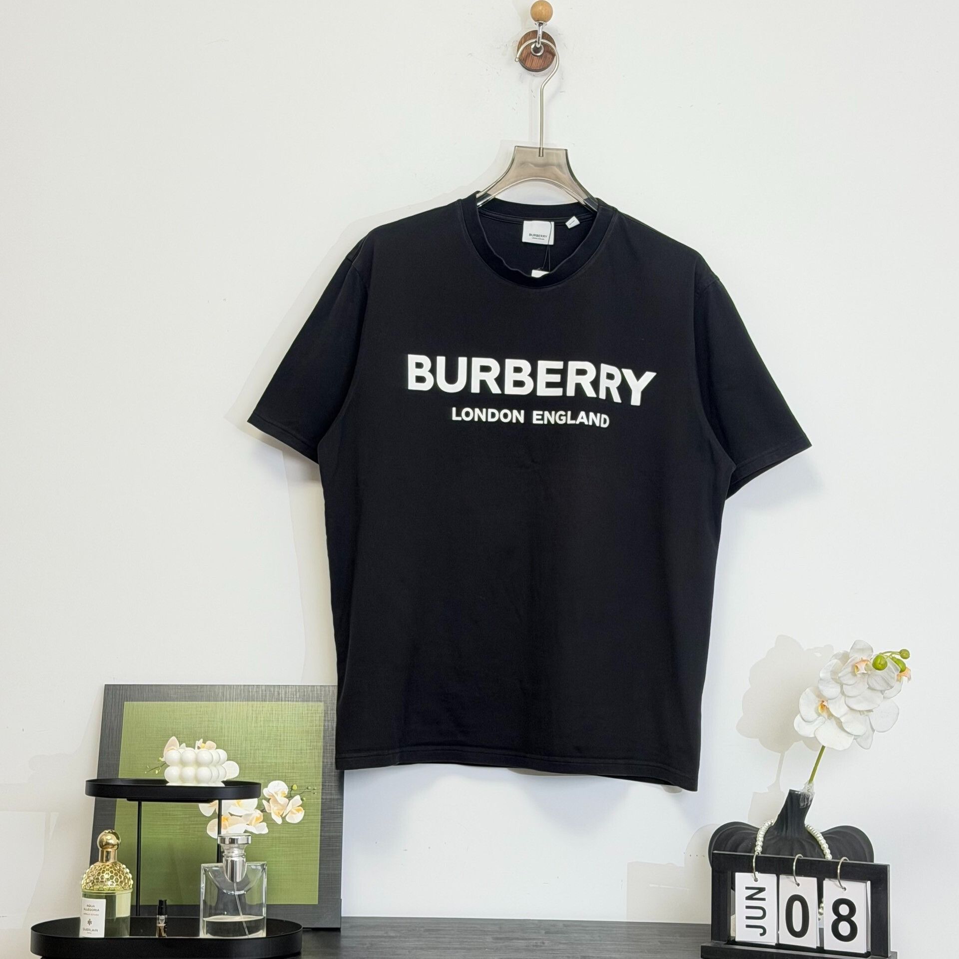 Burberry Burberry London England Logo T-Shirt Size L Size US L / EU 52-54 / 3 - 2 Thumbnail