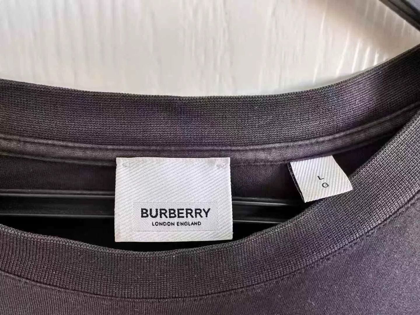Burberry Burberry Logo Print T-Shirt L Size US L / EU 52-54 / 3 - 3 Thumbnail