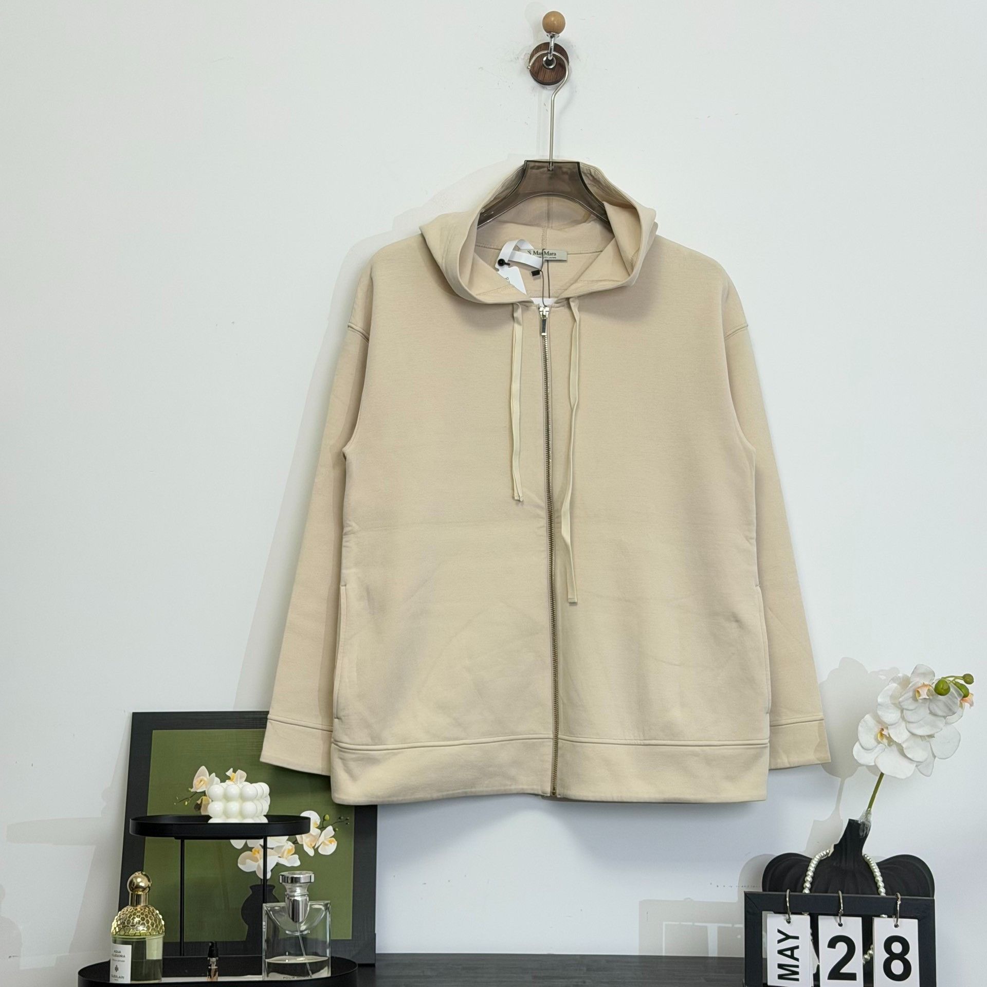 Max Mara Max Mara Beige Logo Back Zip Hoodie Size M Size M / US 6-8 / IT 42-44 - 2 Thumbnail