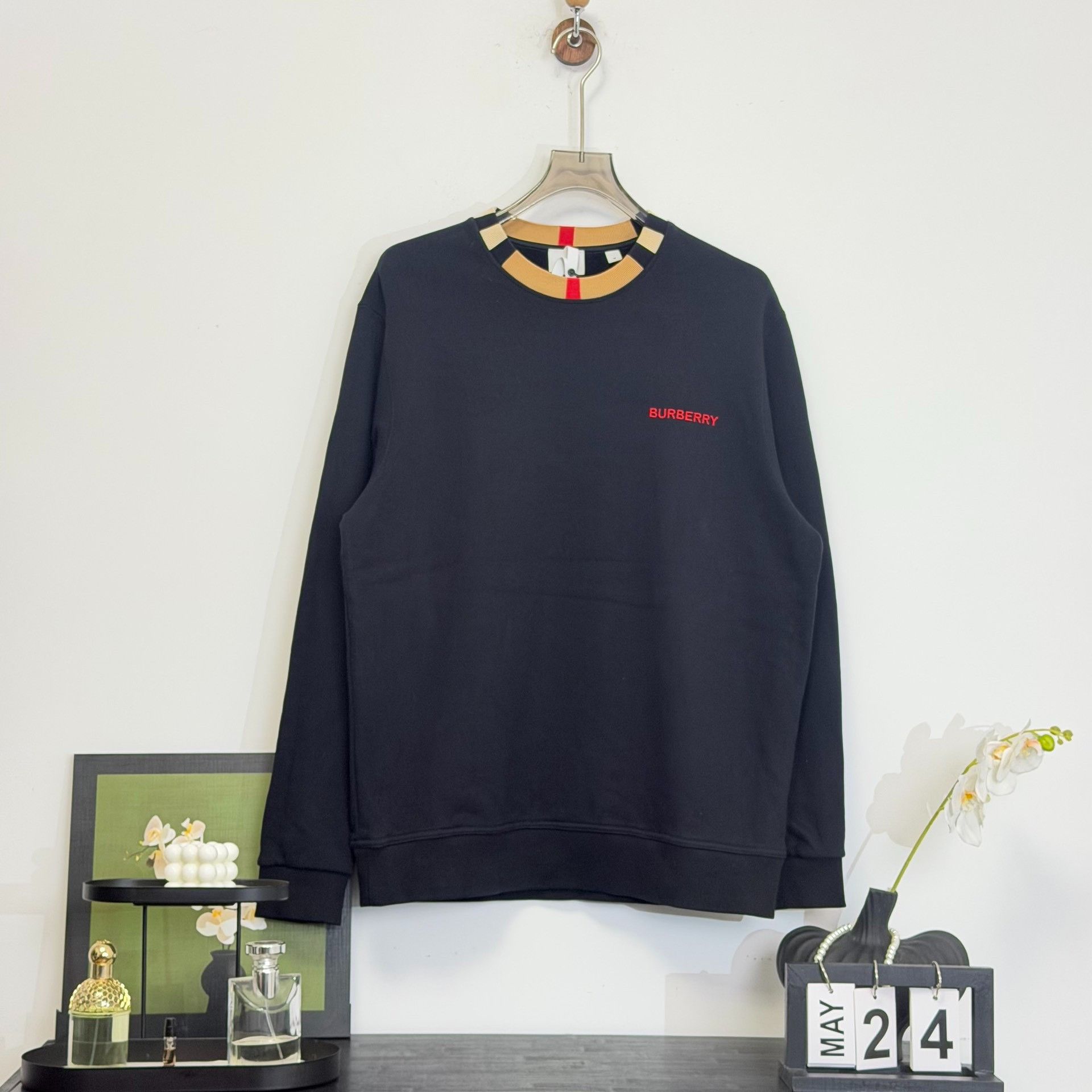 Burberry Burberry Icon Stripe Trim Logo Sweatshirt M Size US M / EU 48-50 / 2 - 2 Thumbnail