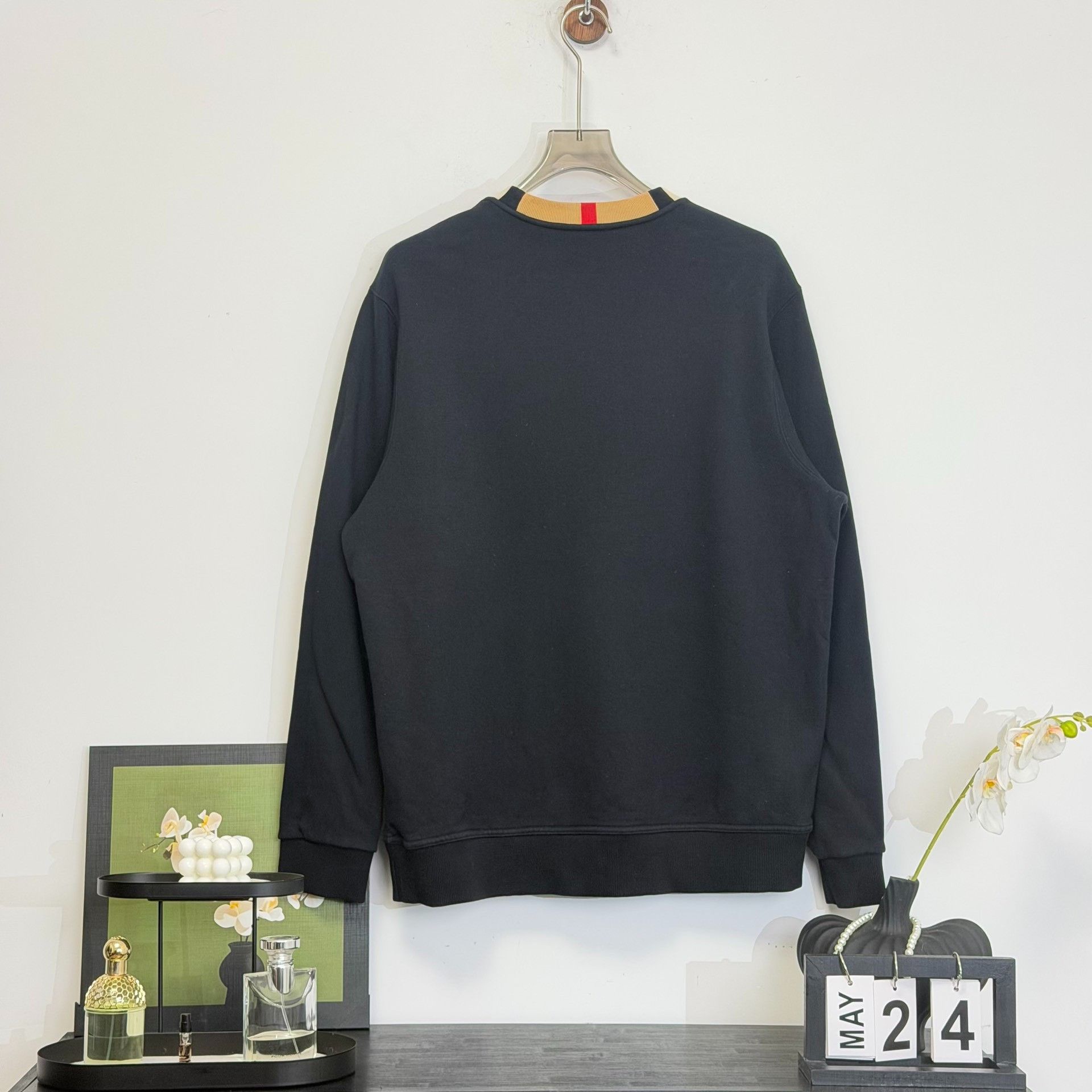 Burberry Burberry Icon Stripe Trim Logo Sweatshirt M Size US M / EU 48-50 / 2 - 5 Thumbnail