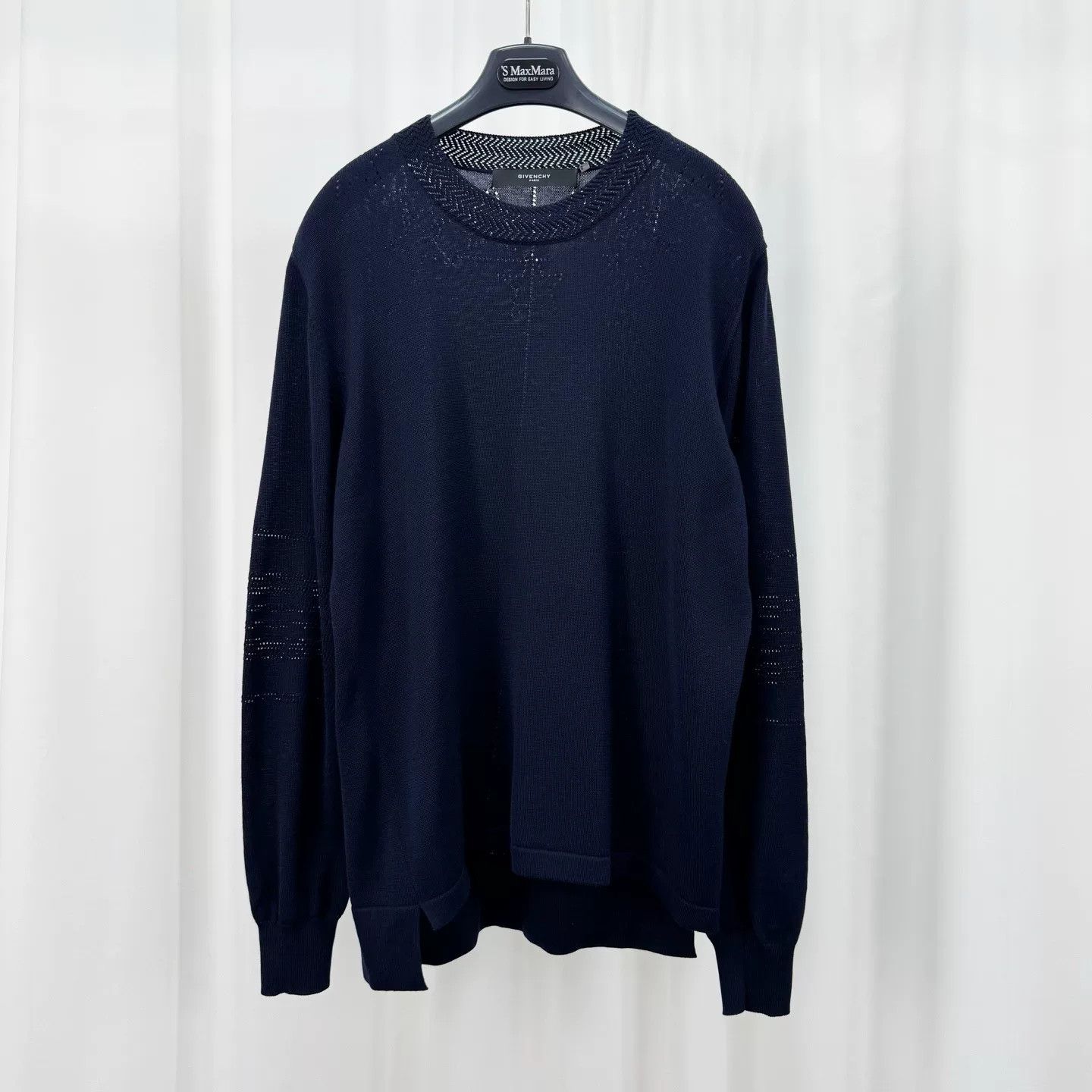 Givenchy Givenchy Star Cutout Knit Sweater Size M Size US M / EU 48-50 / 2 - 2 Thumbnail