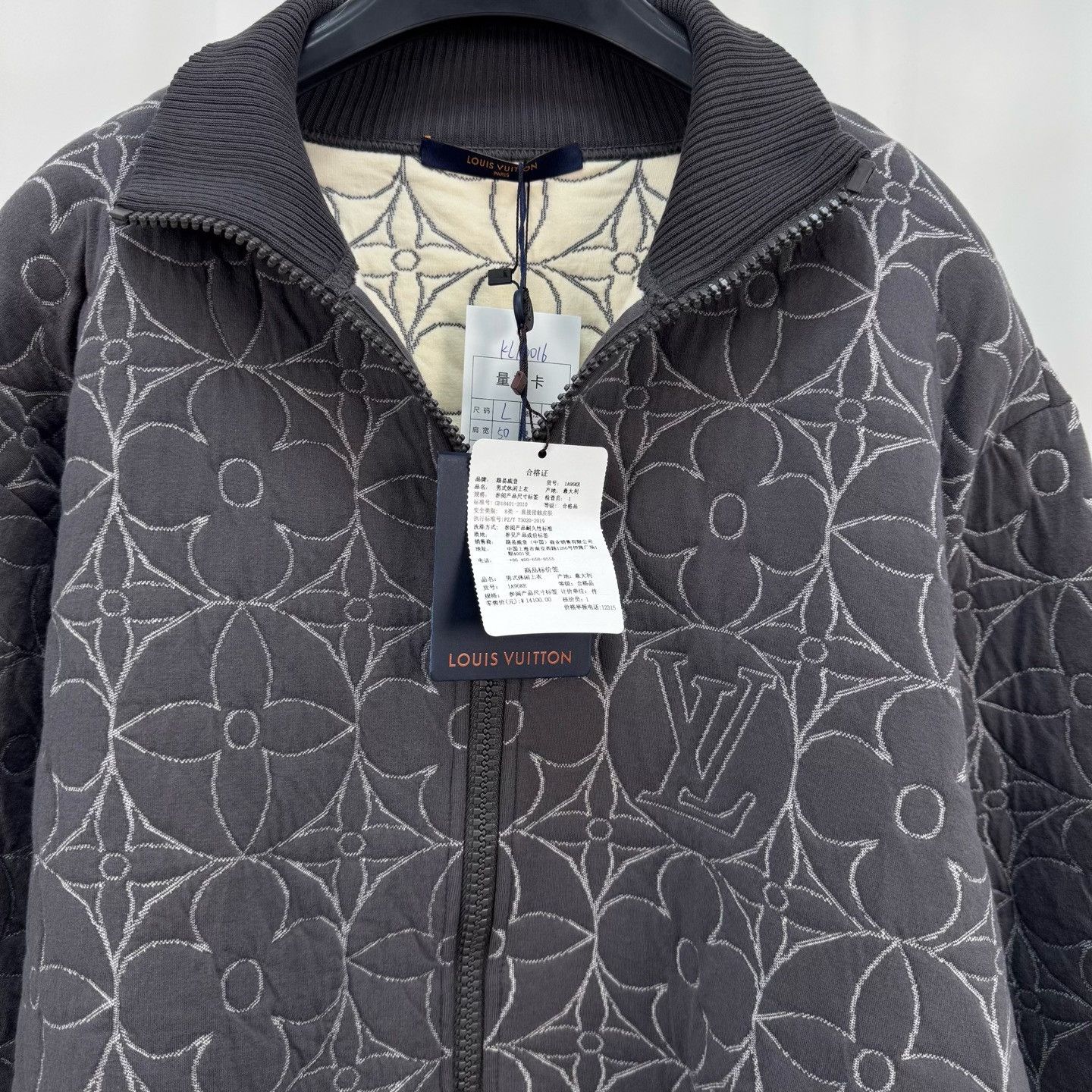 Louis Vuitton Louis Vuitton Embossed Monogram Quilted Jacket Size L Size US L / EU 52-54 / 3 - 4 Thumbnail
