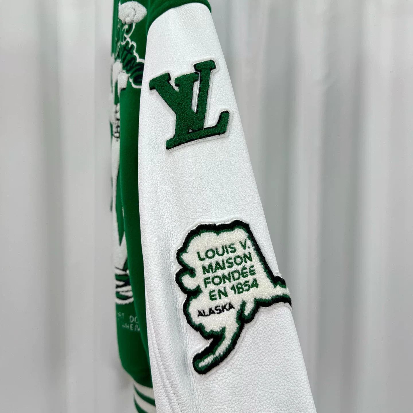 Louis Vuitton Louis Vuitton Wizard of Oz Embroidered Varsity Jacket 46 Size US S / EU 44-46 / 1 - 6 Thumbnail