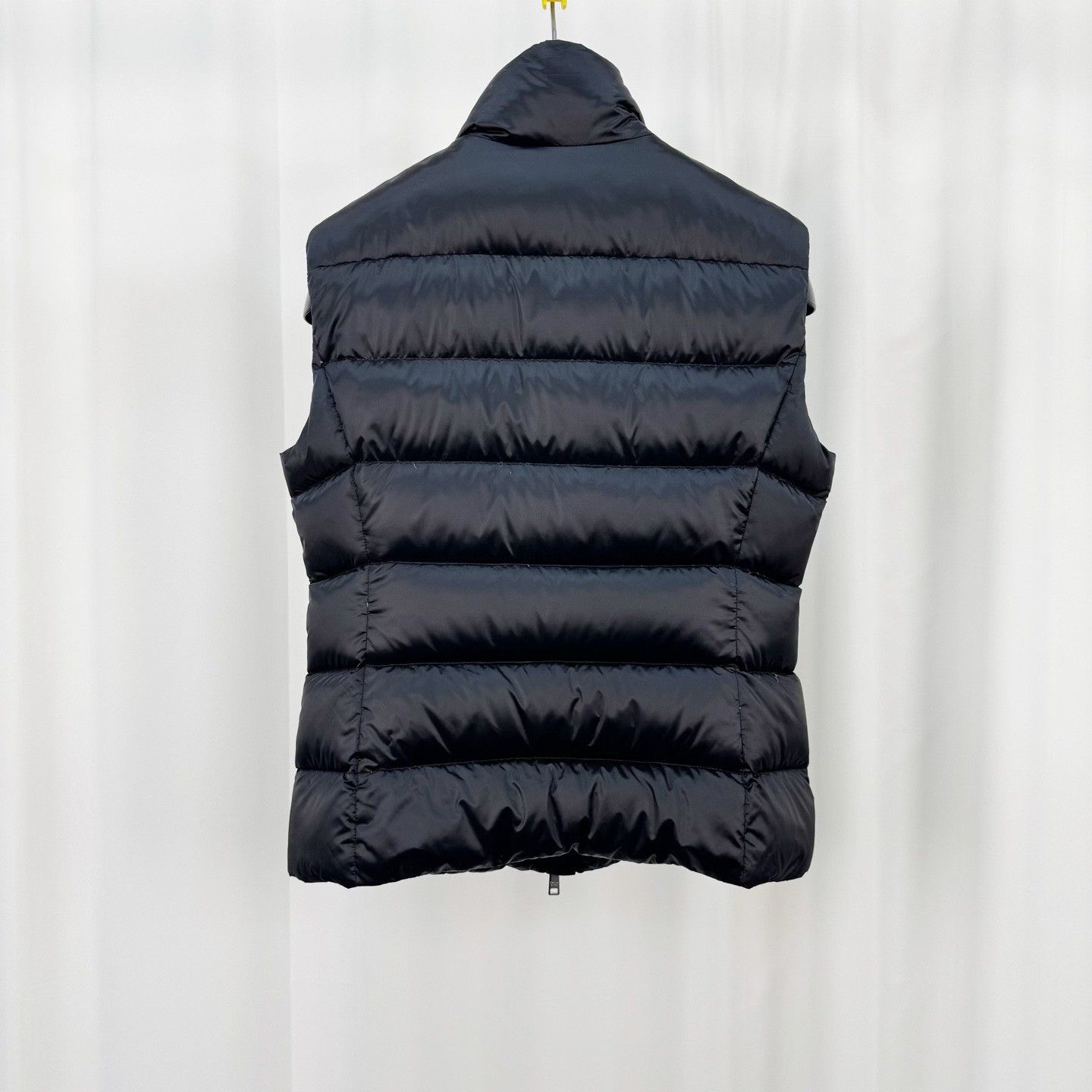 Prada Prada Triangle Logo Padded Down Vest IT 40 Size S / US 4 / IT 40 - 3 Thumbnail