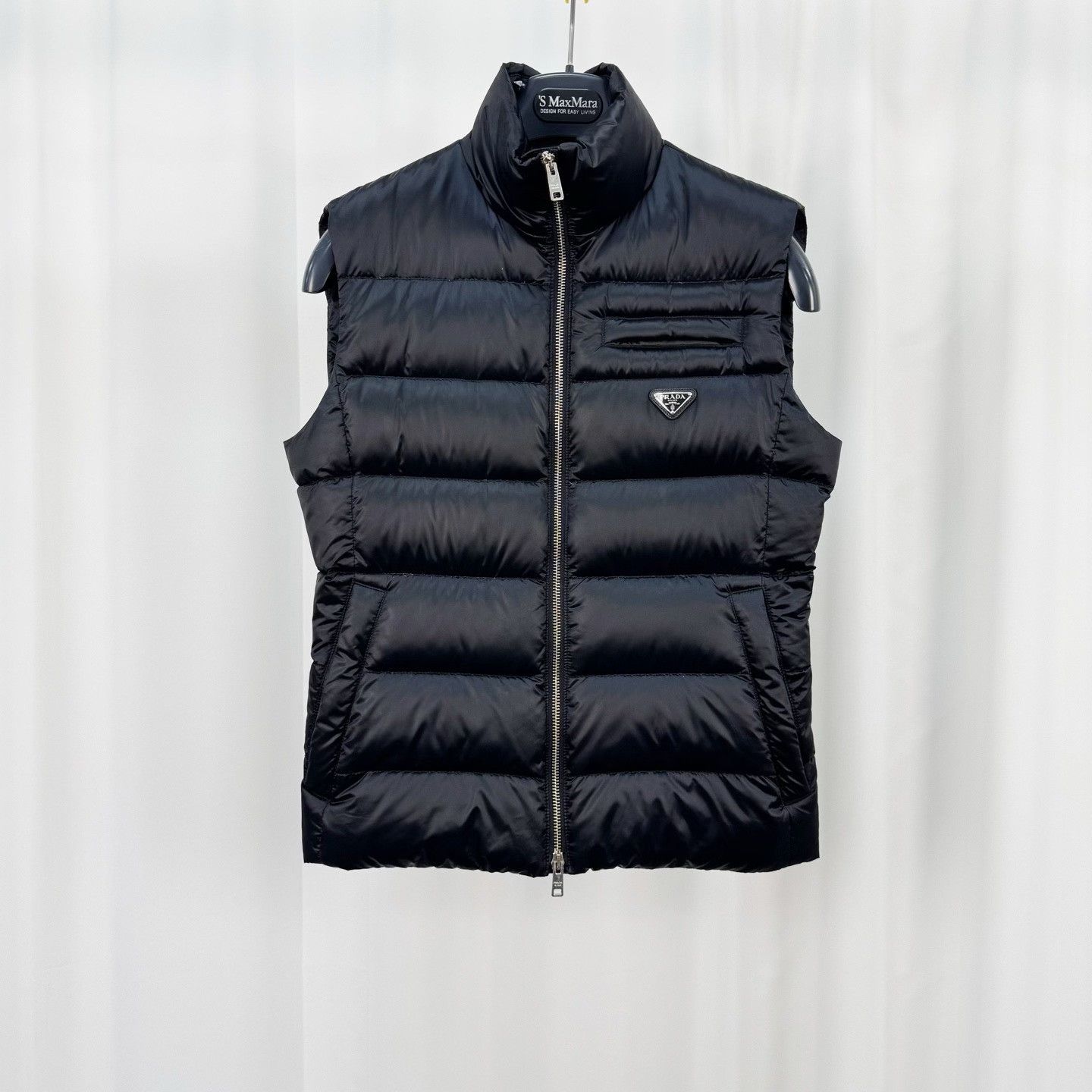 Prada Prada Triangle Logo Padded Down Vest IT 40 Size S / US 4 / IT 40 - 2 Thumbnail