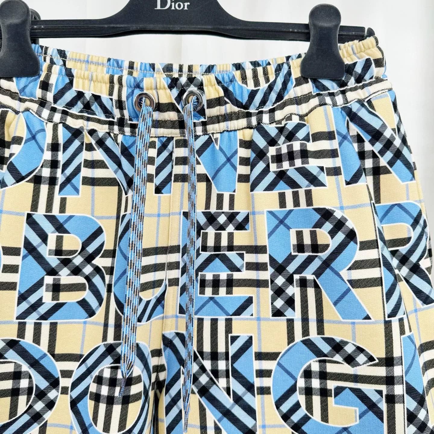 Burberry Burberry Check Letter Print Shorts Size S Size US 30 / EU 46 - 4 Thumbnail