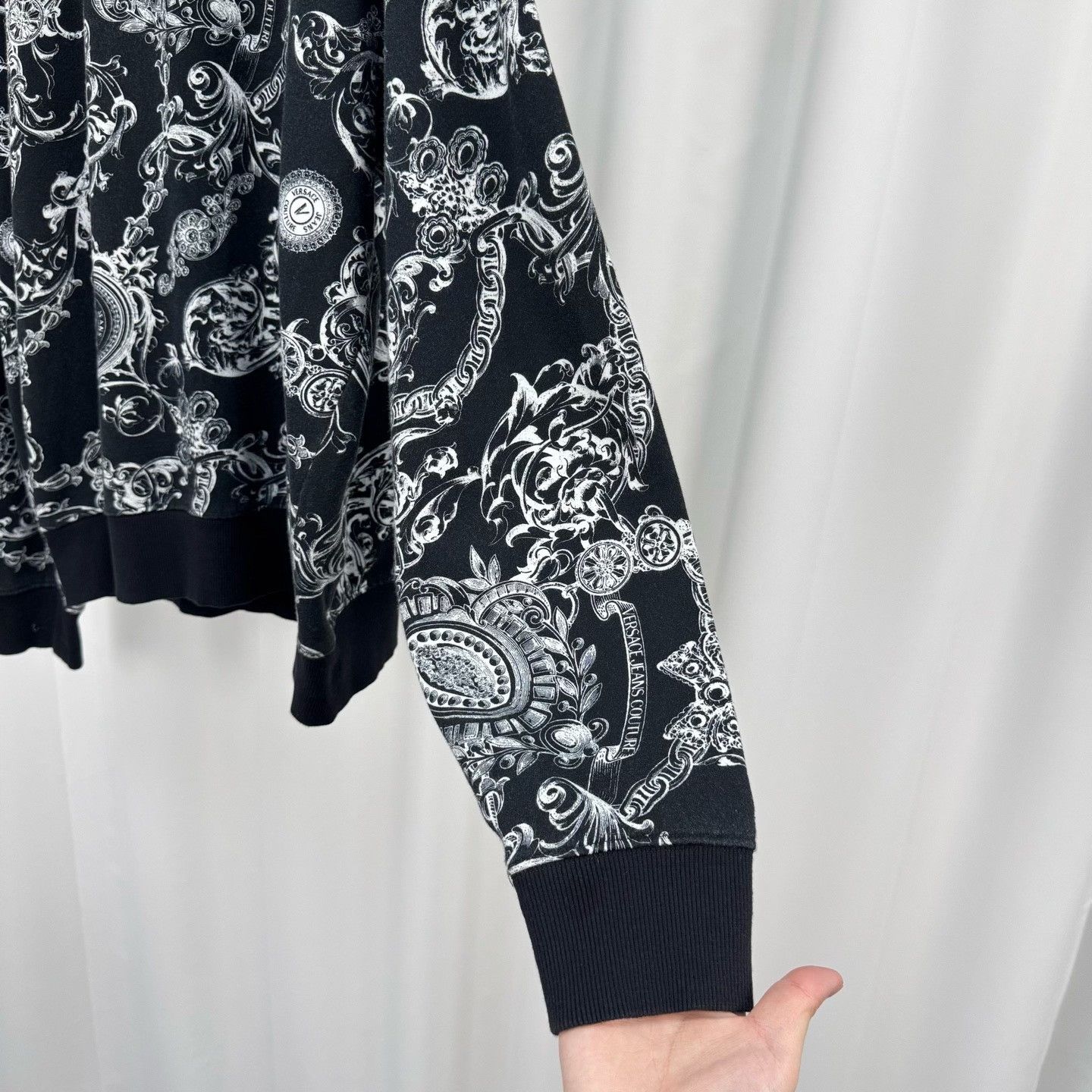 Versace Jeans Couture Versace Jeans Couture Baroque Print Sweatshirt XL Size US XL / EU 56 / 4 - 5 Thumbnail