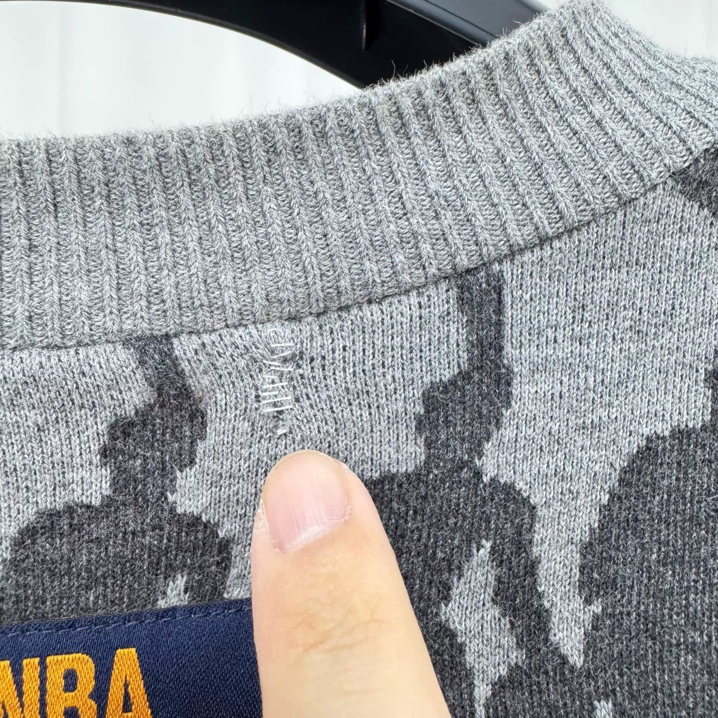 Louis Vuitton Louis Vuitton x NBA Logo Knit Sweatshirt XS Size US XS / EU 42 / 0 - 6 Thumbnail