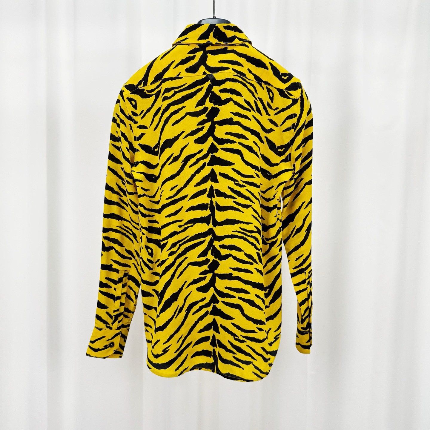 Saint Laurent Paris Saint Laurent Tiger Print Silk Button Up FR 34 Size XS / US 0-2 / IT 36-38 - 3 Thumbnail