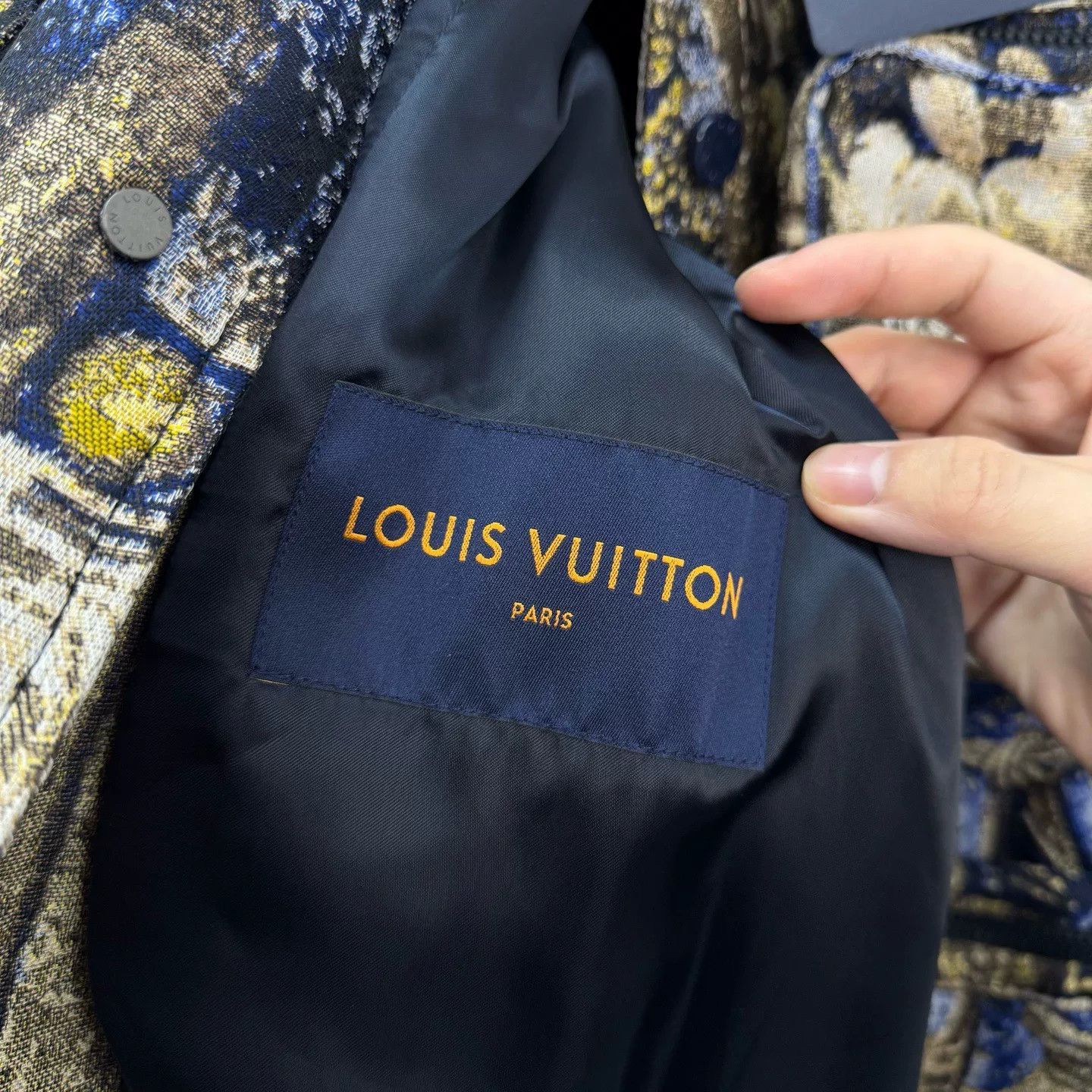Louis Vuitton Louis Vuitton Tapestry Multi-Pocket Bomber Size 46 Size US S / EU 44-46 / 1 - 7 Thumbnail