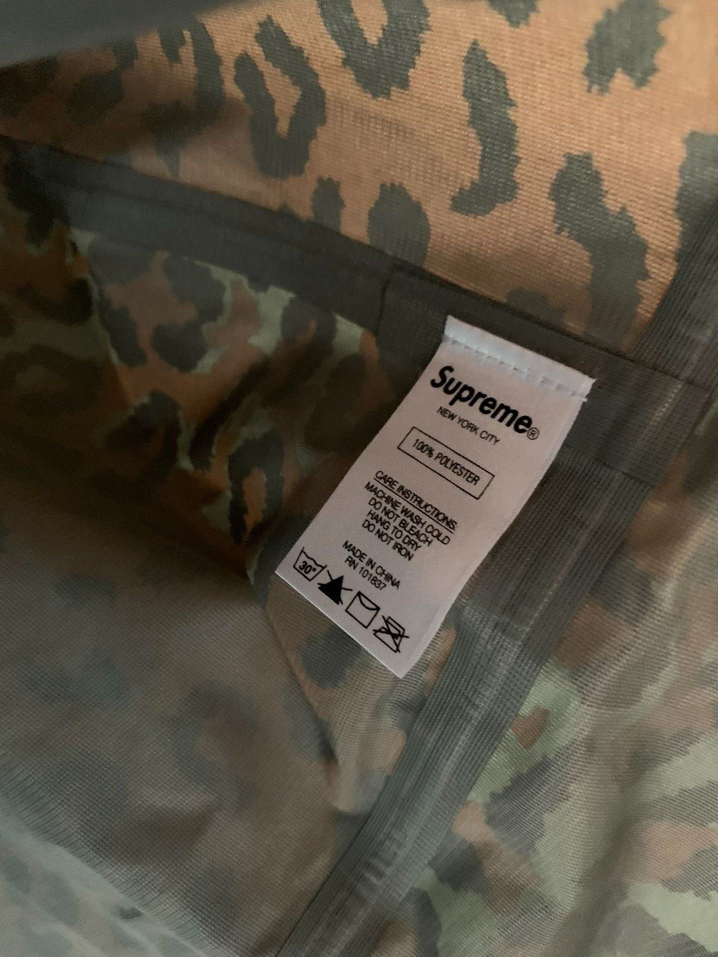 Supreme Supreme GORE-TEX Leopard Taped Seam Jacket L Size US L / EU 52-54 / 3 - 5 Thumbnail