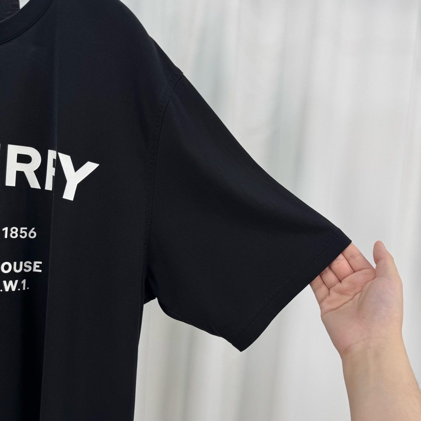 Burberry Burberry Horseferry Print T-Shirt Size L Size US L / EU 52-54 / 3 - 5 Thumbnail
