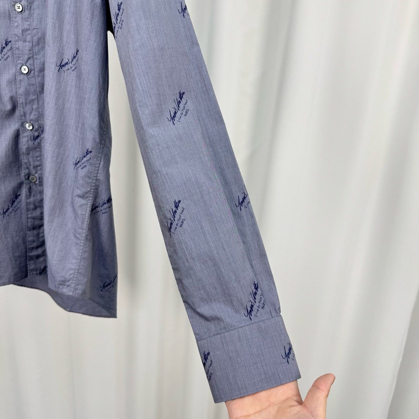 Louis Vuitton Louis Vuitton Script Logo Print Button Up Shirt M Size US M / EU 48-50 / 2 - 5 Thumbnail