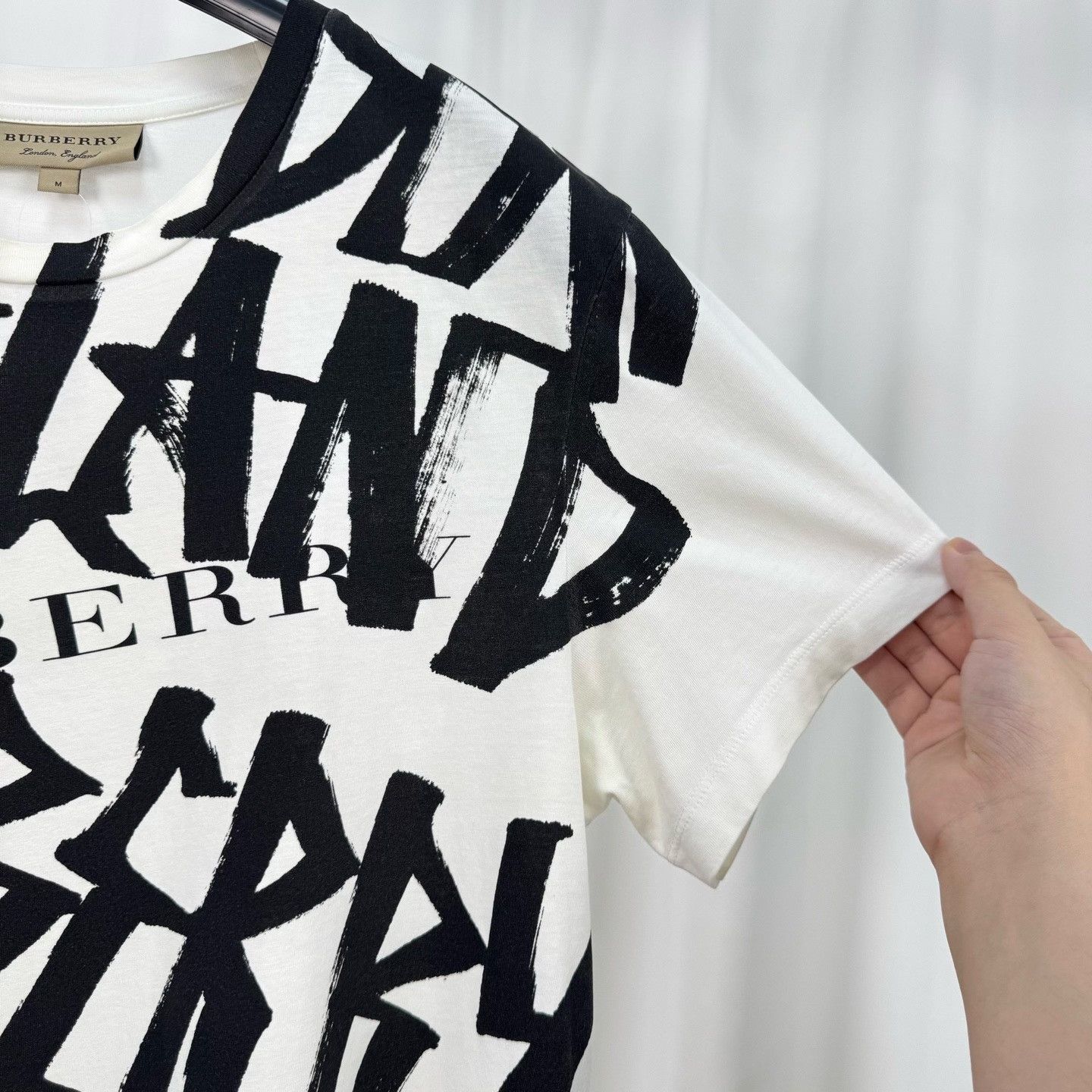 Burberry Burberry Graffiti Print T-Shirt Size M Size US M / EU 48-50 / 2 - 5 Thumbnail