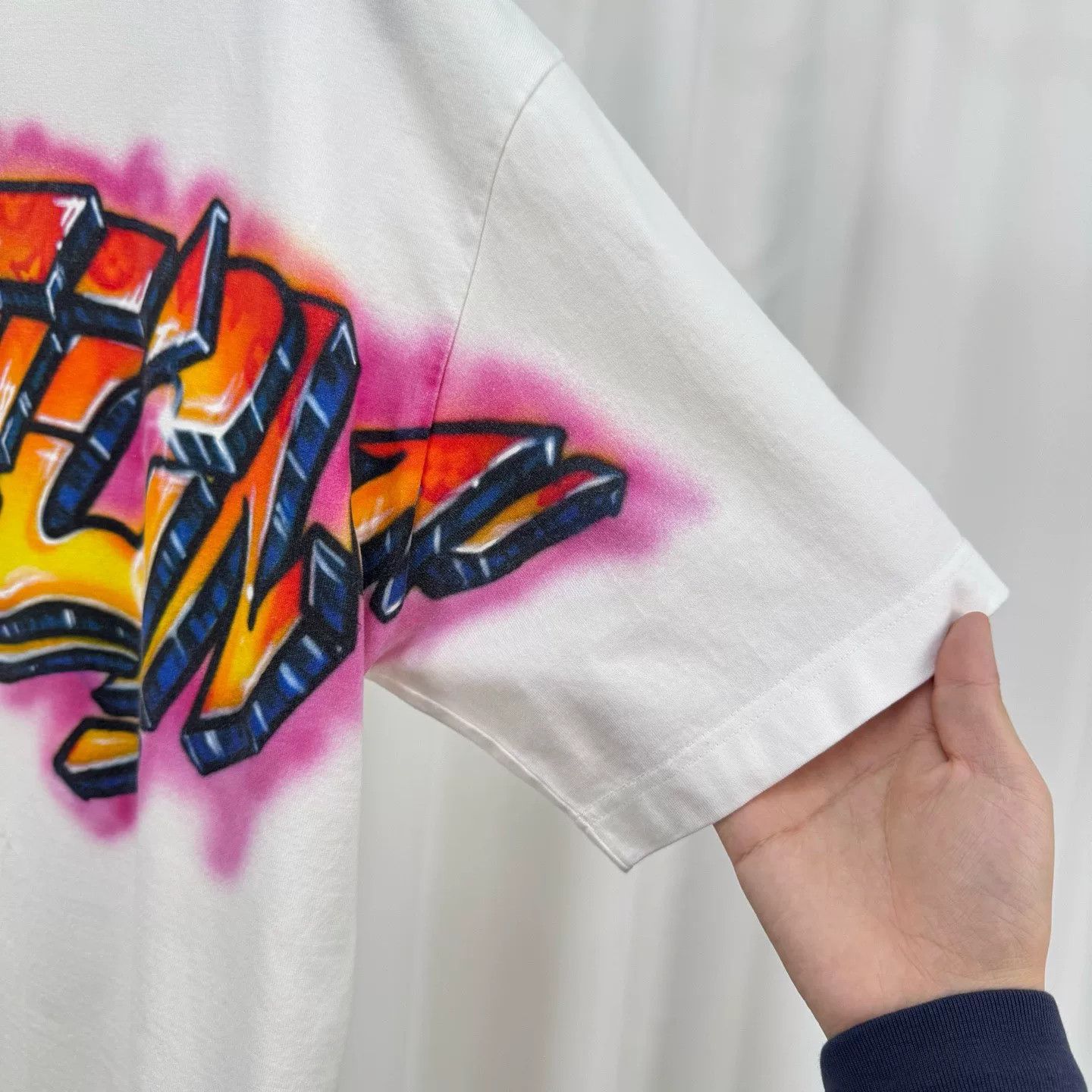 Louis Vuitton Louis Vuitton Graffiti Print T-Shirt Size L Size US L / EU 52-54 / 3 - 5 Thumbnail