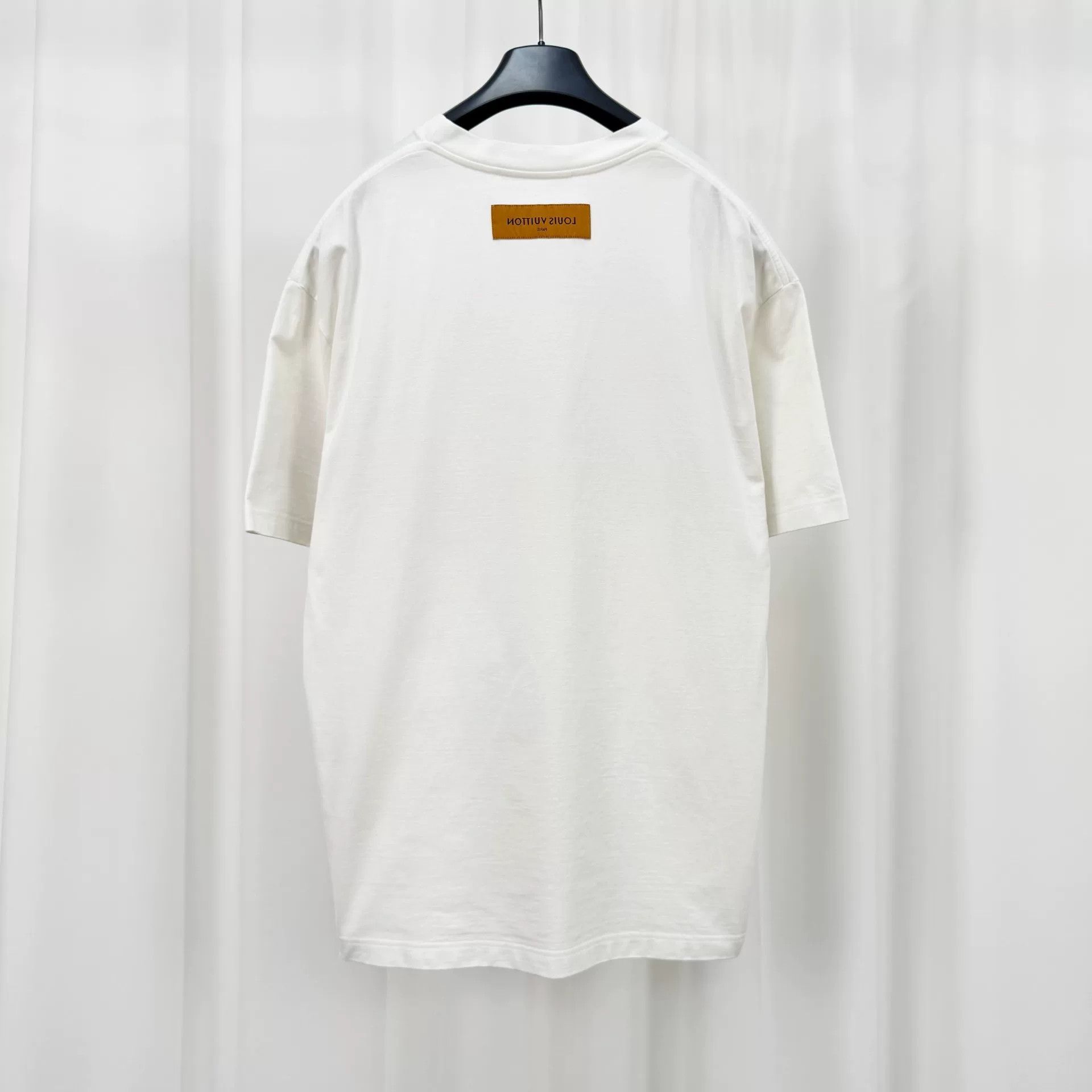 Louis Vuitton Louis Vuitton Graffiti Print T-Shirt Size L Size US L / EU 52-54 / 3 - 3 Thumbnail