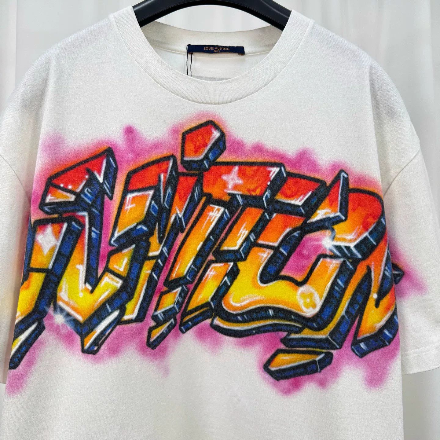 Louis Vuitton Louis Vuitton Graffiti Print T-Shirt Size L Size US L / EU 52-54 / 3 - 4 Thumbnail