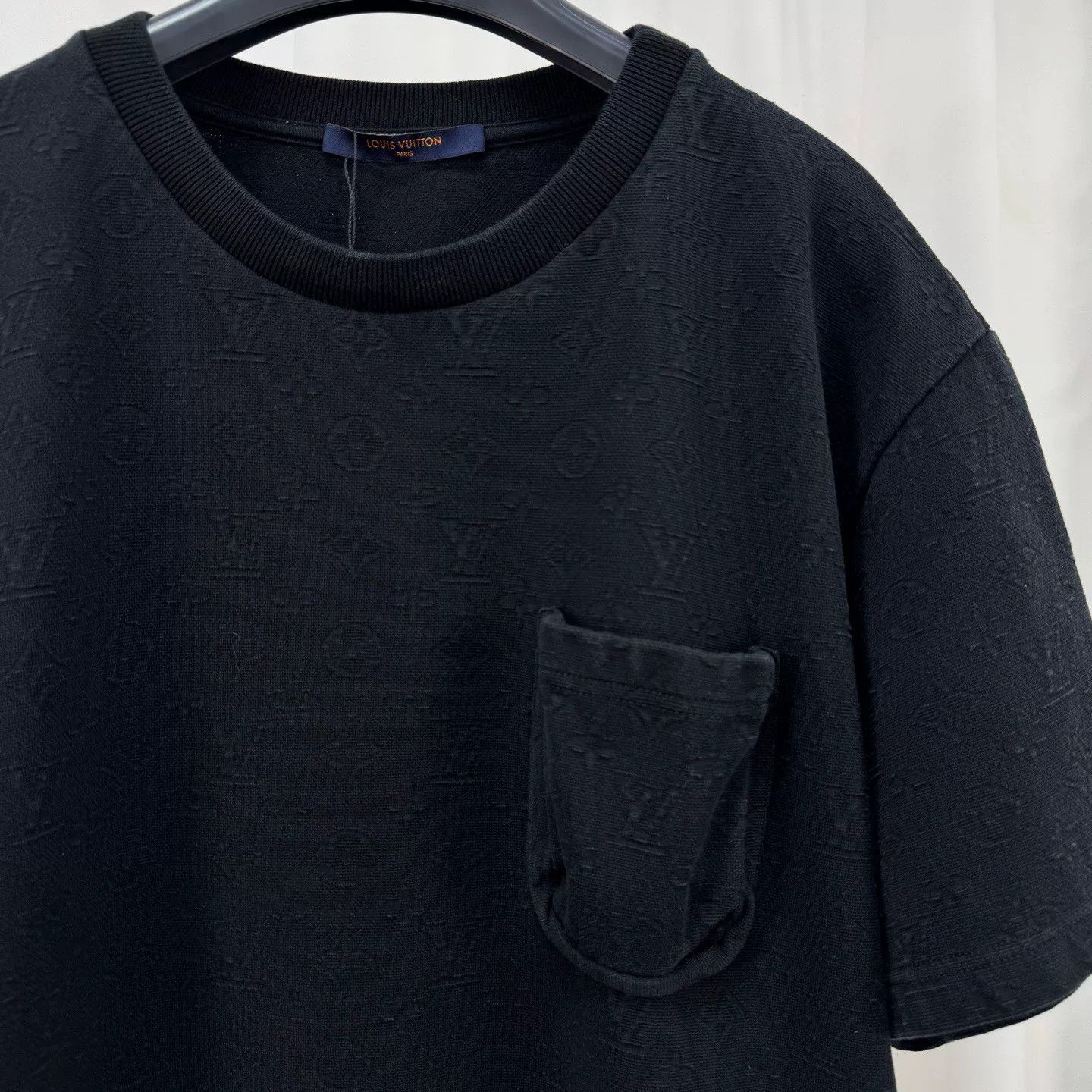 Louis Vuitton Louis Vuitton Monogram 3D Pocket T-Shirt XL Size US XL / EU 56 / 4 - 4 Thumbnail