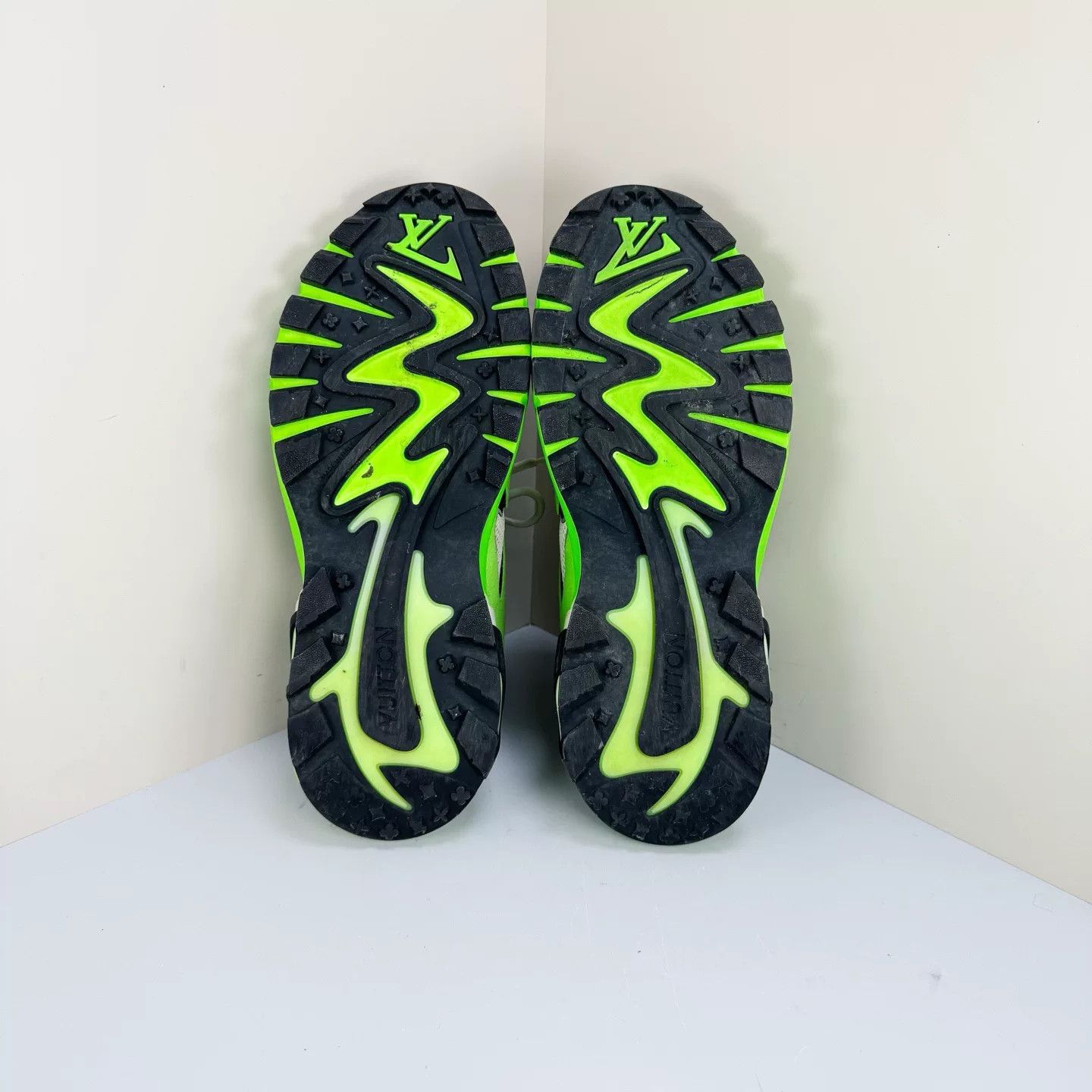 Louis Vuitton Louis Vuitton Runner Tatic Green Sneakers 8.5 Size US 9.5 / EU 42-43 - 6 Thumbnail