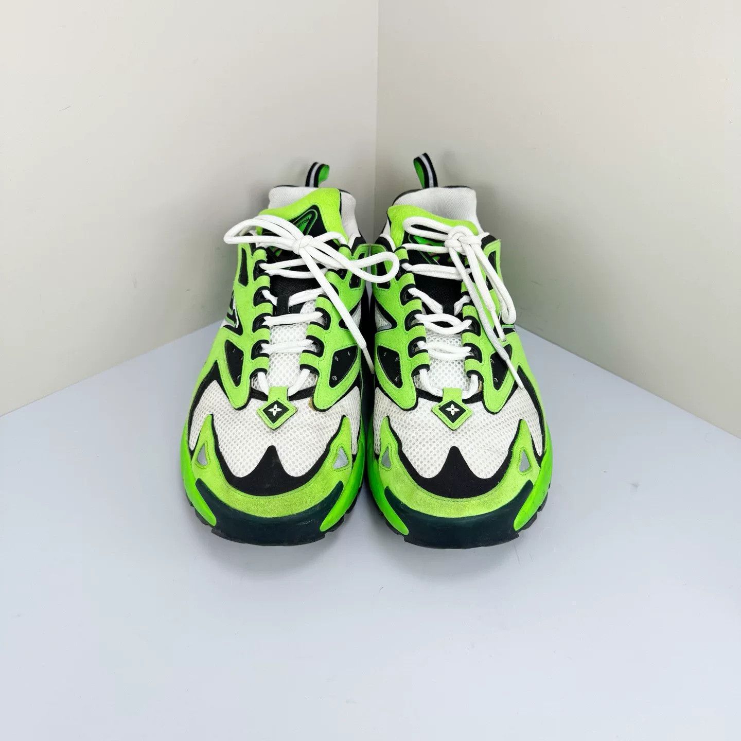 Louis Vuitton Louis Vuitton Runner Tatic Green Sneakers 8.5 Size US 9.5 / EU 42-43 - 3 Thumbnail
