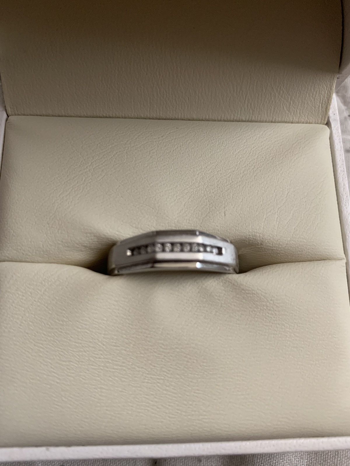 White Gold with Diamonds encrusted inside