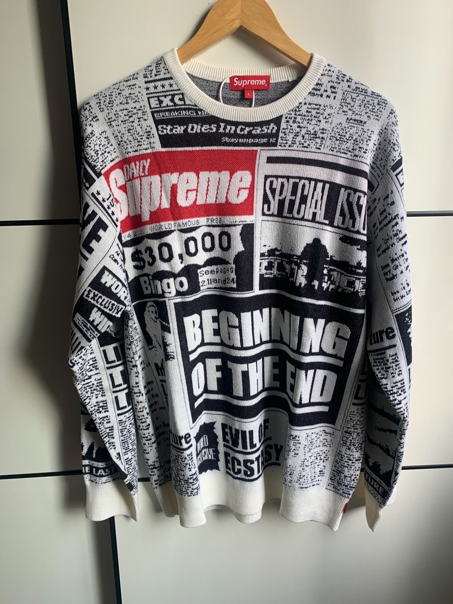 Supreme Supreme Newspaper Print Knit Sweater L Size US L / EU 52-54 / 3 - 2 Thumbnail