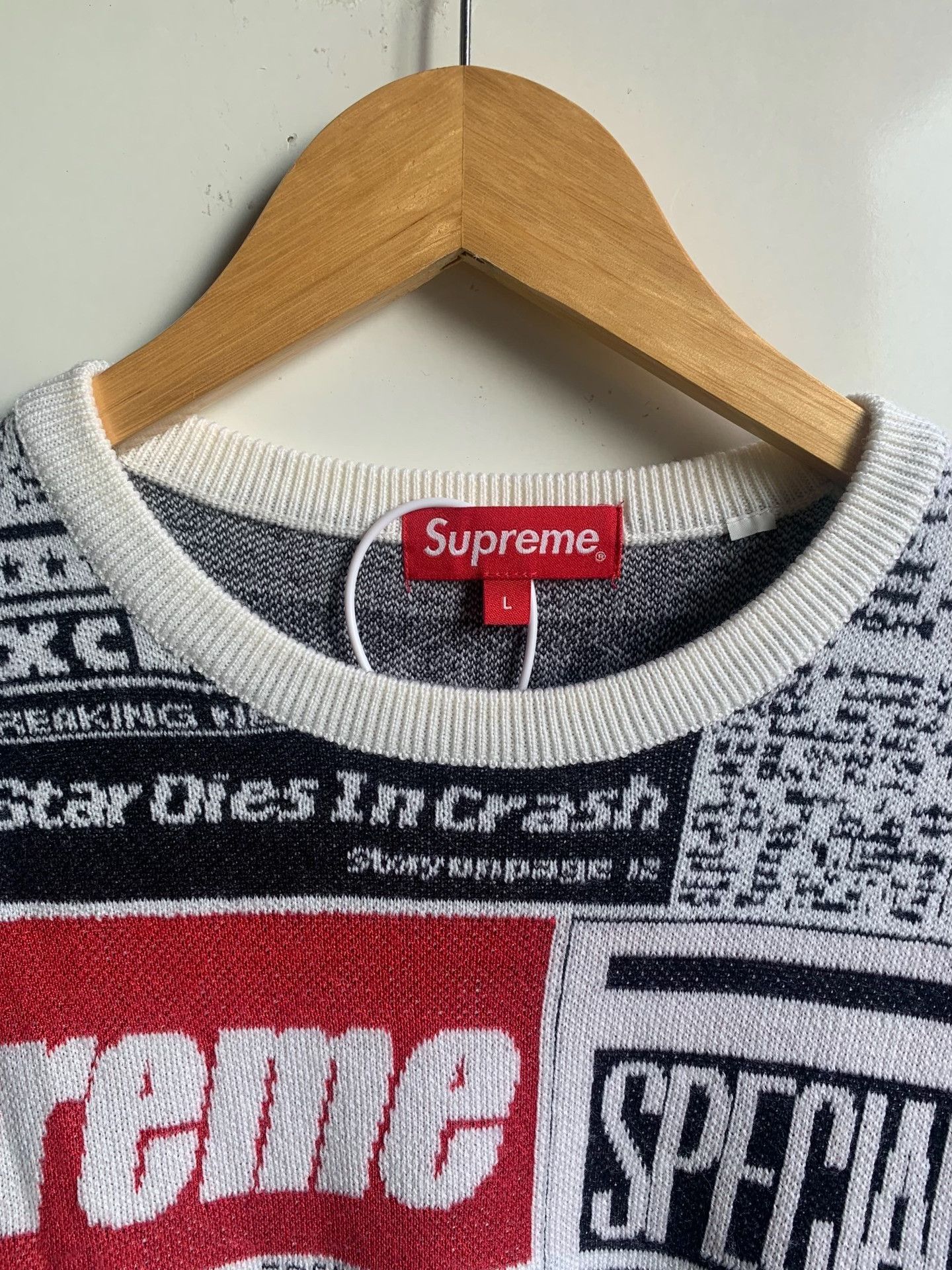 Supreme Supreme Newspaper Print Knit Sweater L Size US L / EU 52-54 / 3 - 3 Thumbnail