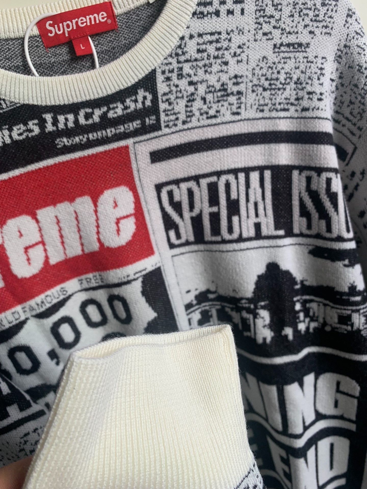 Supreme Supreme Newspaper Print Knit Sweater L Size US L / EU 52-54 / 3 - 5 Thumbnail