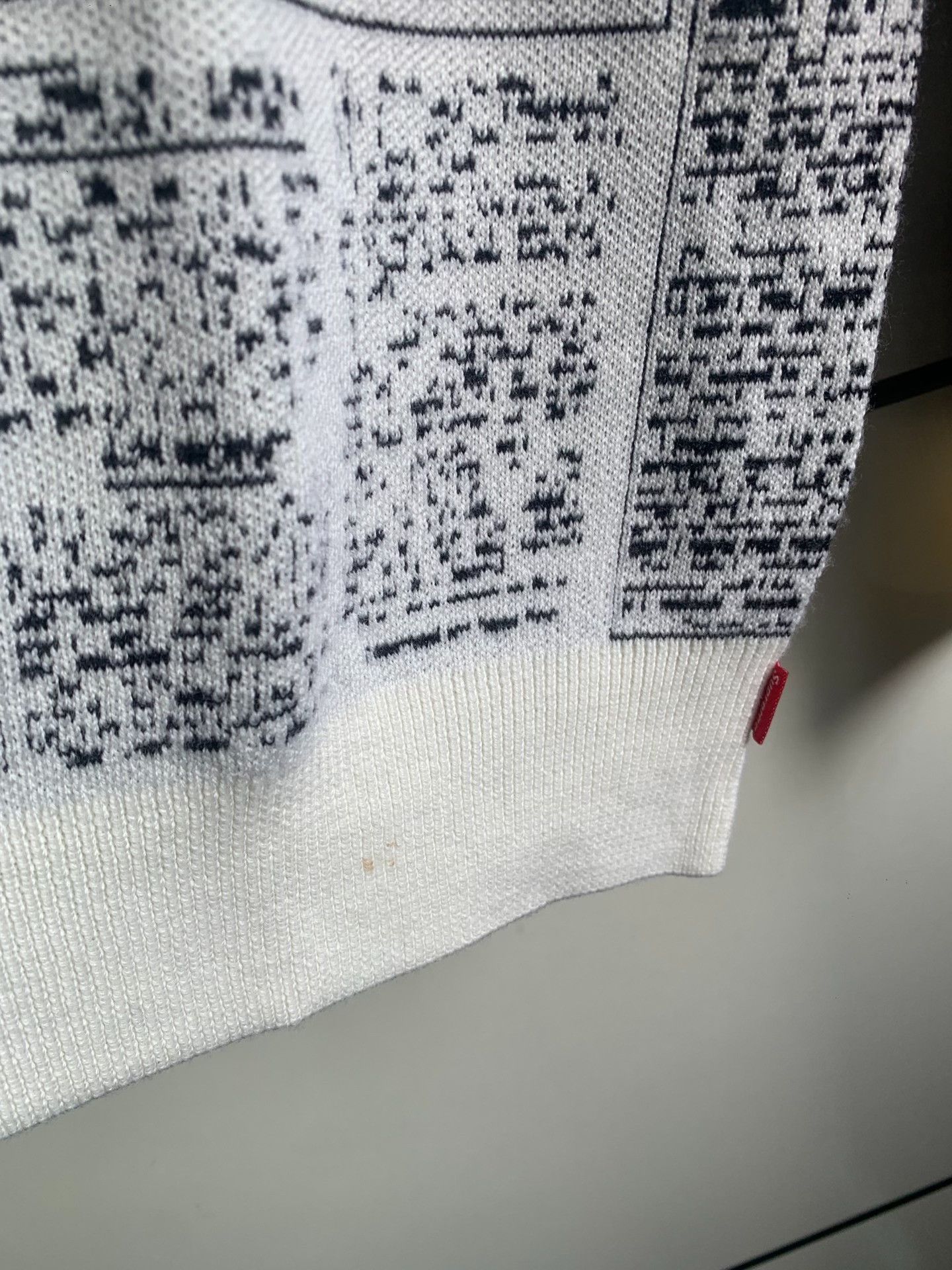 Supreme Supreme Newspaper Print Knit Sweater L Size US L / EU 52-54 / 3 - 7 Thumbnail