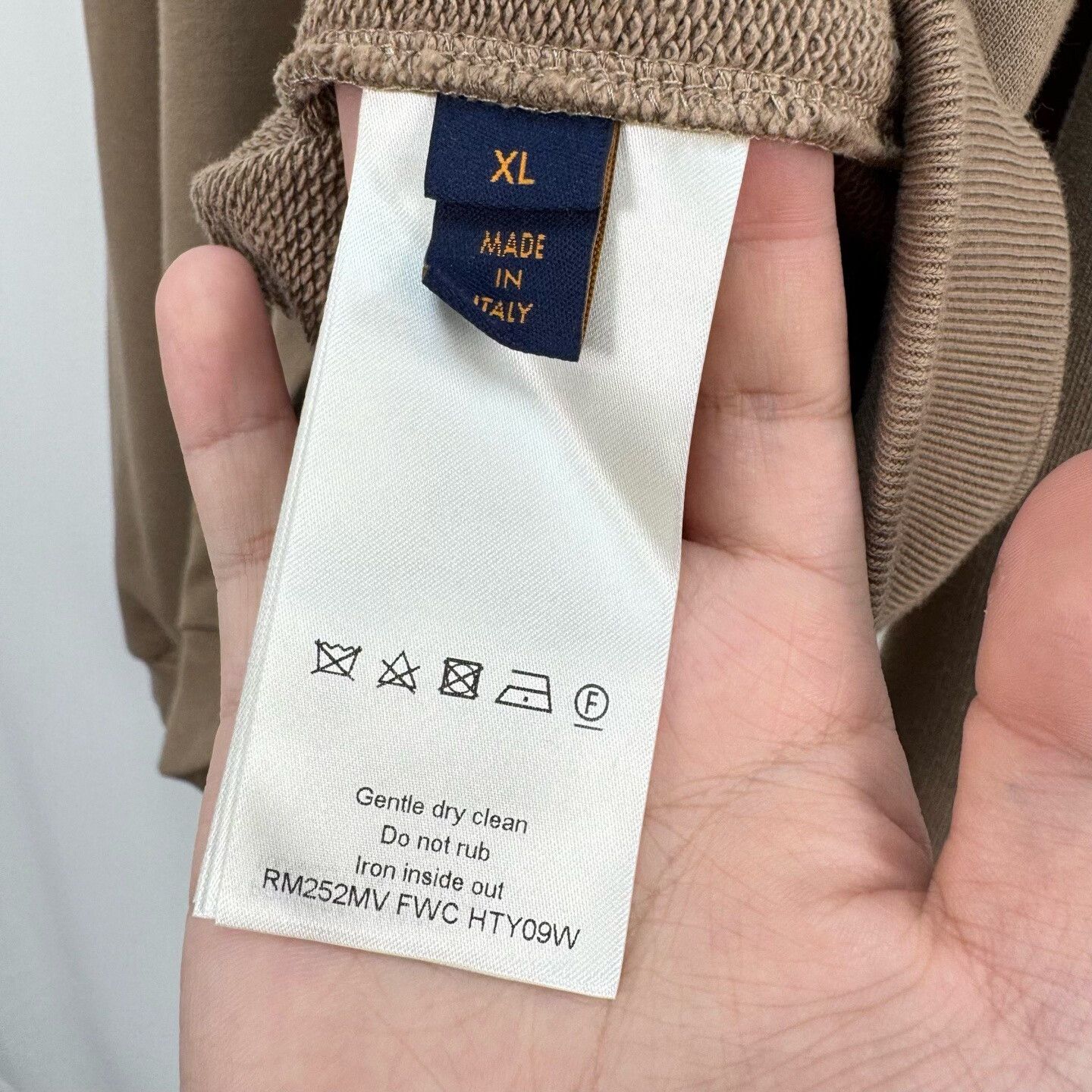 Louis Vuitton Louis Vuitton Embroidered Script Sweatshirt XL Size US XL / EU 56 / 4 - 7 Thumbnail
